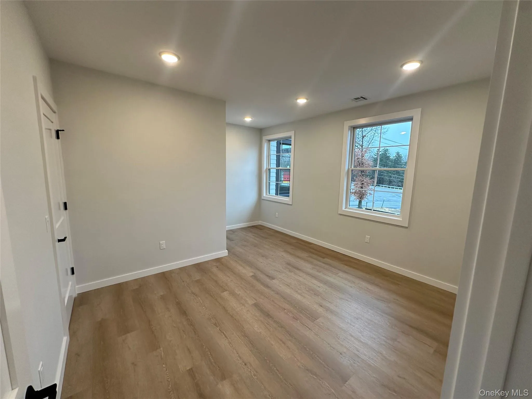 13 Forester Avenue, Warwick (town), NY, 1 Bedroom Bedrooms, 3 Rooms Rooms,1 BathroomBathrooms,Residential Lease,For Rent,Forester,0,1011632 13 Forester Avenue, Warwick (town), NY, 1 Bedroom Bedrooms, 3 Rooms Rooms,1 BathroomBathrooms,Residential Lease,For Rent,Forester,0,1011632