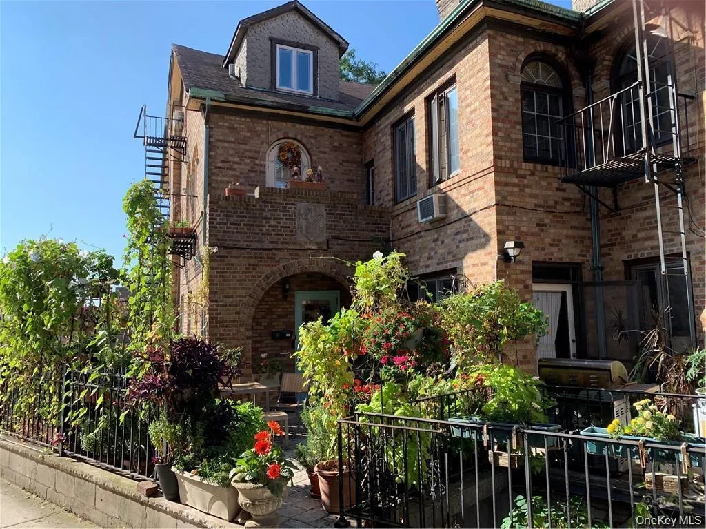 3212 Cambridge Avenue, New York, NY, 5 Bedrooms Bedrooms, 10 Rooms Rooms,2 BathroomsBathrooms,Residential Lease,For Rent,Cambridge,0,1011638 3212 Cambridge Avenue, New York, NY, 5 Bedrooms Bedrooms, 10 Rooms Rooms,2 BathroomsBathrooms,Residential Lease,For Rent,Cambridge,0,1011638