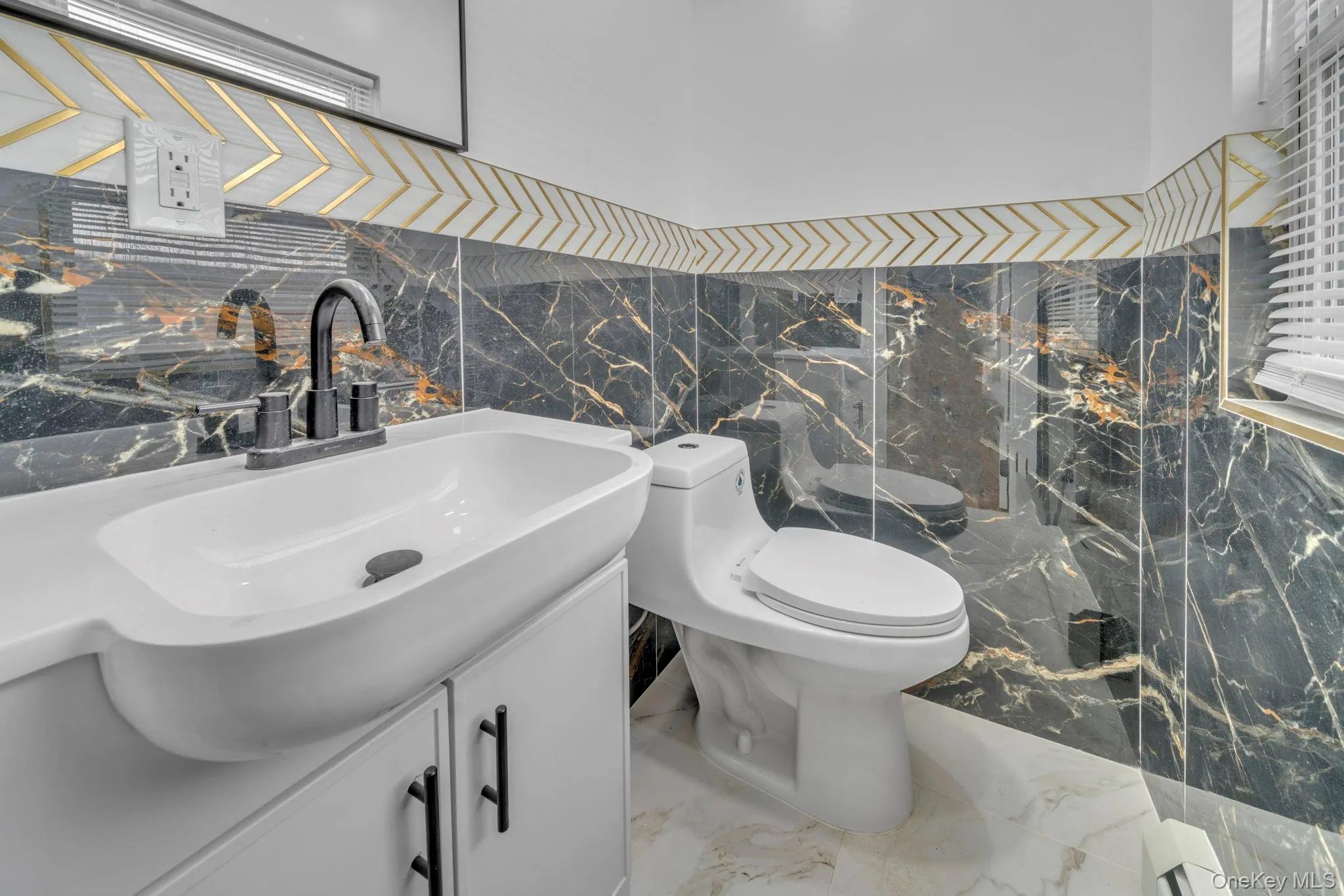 1014 Quincy Avenue, New York, NY, 4 Bedrooms Bedrooms, 7 Rooms Rooms,2 BathroomsBathrooms,Residential,For Rent,Quincy,0,1011639 1014 Quincy Avenue, New York, NY, 4 Bedrooms Bedrooms, 7 Rooms Rooms,2 BathroomsBathrooms,Residential,For Rent,Quincy,0,1011639