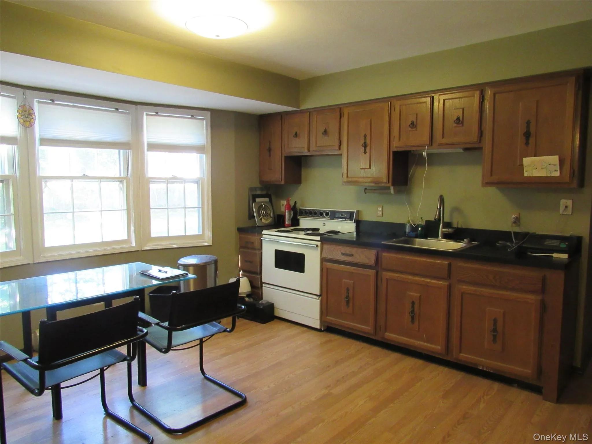 Eat in kitchen Eat in kitchen