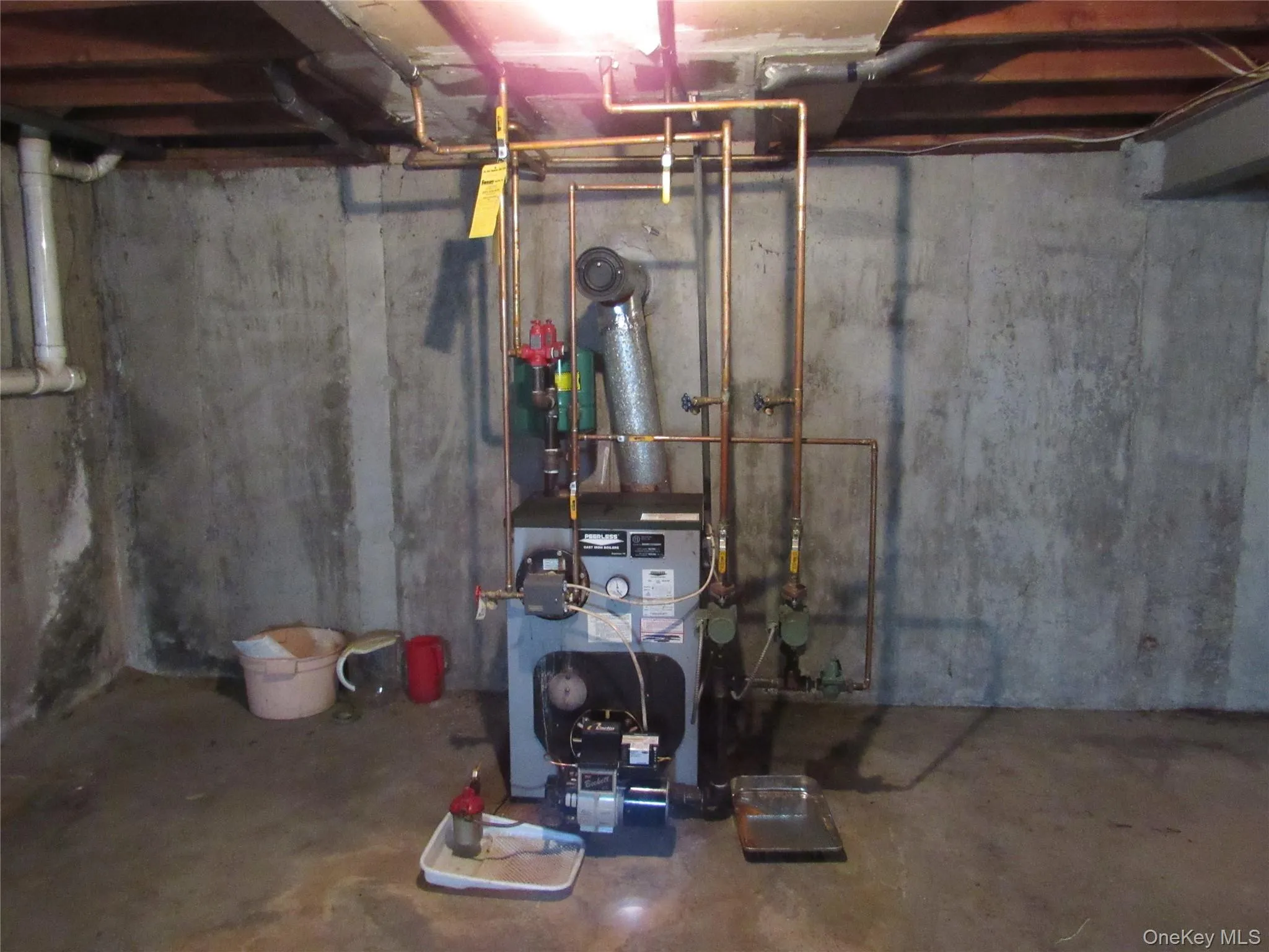 Full unfinished basement Full unfinished basement