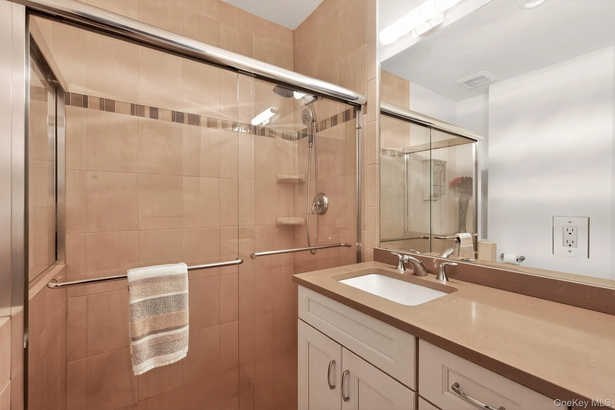 129 Halley Drive, Brookhaven, NY, 2 Bedrooms Bedrooms, 6 Rooms Rooms,2 BathroomsBathrooms,Residential,For Rent,Halley,0,1011648 129 Halley Drive, Brookhaven, NY, 2 Bedrooms Bedrooms, 6 Rooms Rooms,2 BathroomsBathrooms,Residential,For Rent,Halley,0,1011648