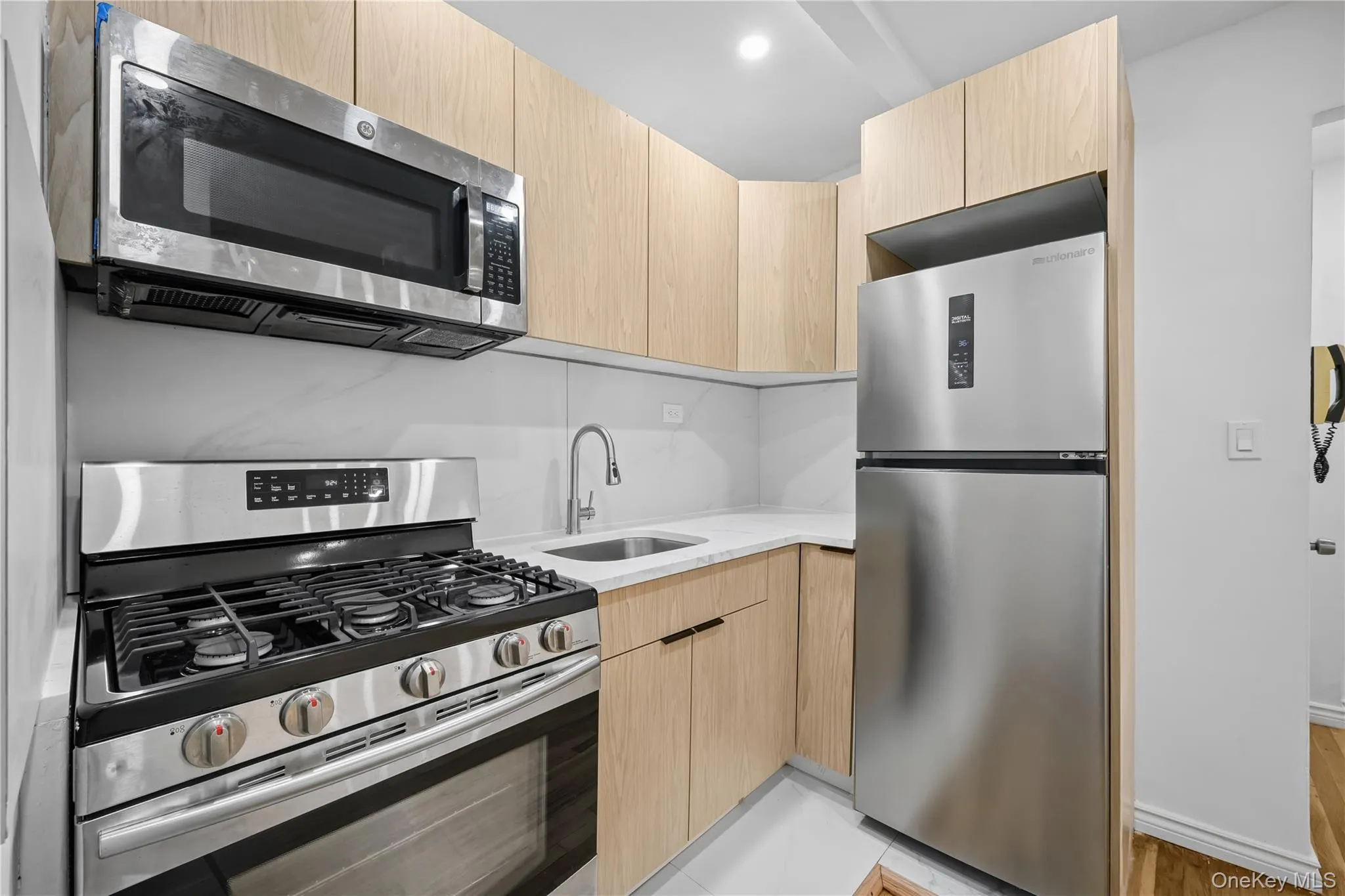 99-63 66th Avenue, New York, NY, 2 Rooms Rooms,1 BathroomBathrooms,Residential,For Rent,66th,0,1011651 99-63 66th Avenue, New York, NY, 2 Rooms Rooms,1 BathroomBathrooms,Residential,For Rent,66th,0,1011651