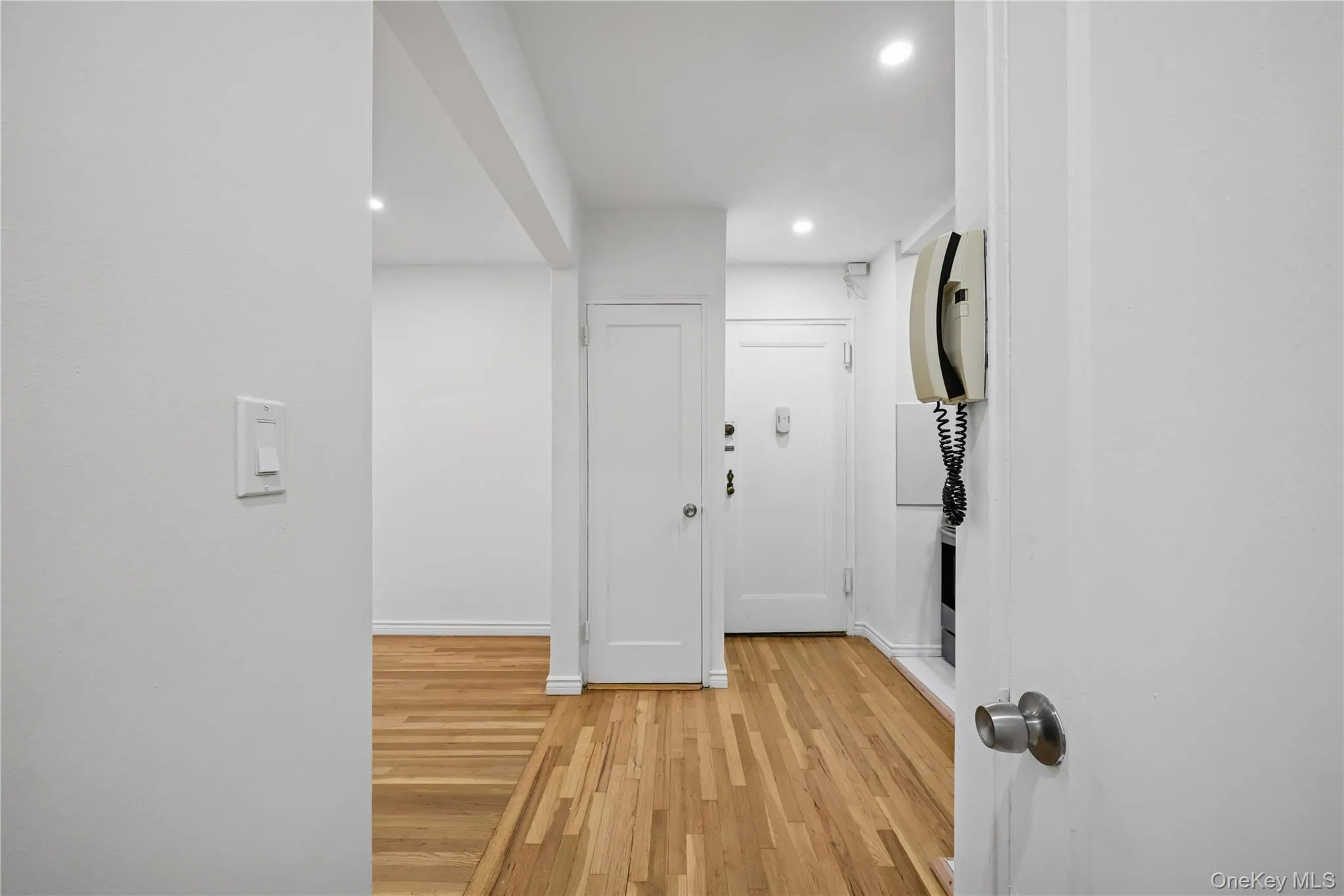 99-63 66th Avenue, New York, NY, 2 Rooms Rooms,1 BathroomBathrooms,Residential,For Rent,66th,0,1011651 99-63 66th Avenue, New York, NY, 2 Rooms Rooms,1 BathroomBathrooms,Residential,For Rent,66th,0,1011651