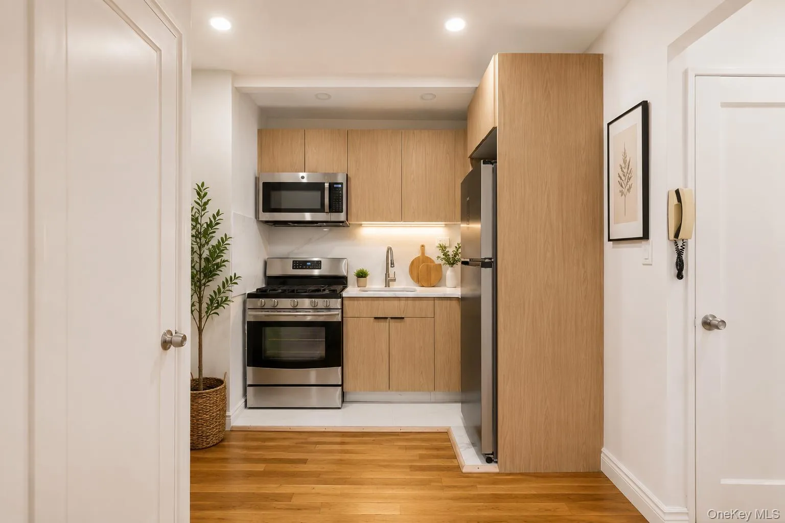 99-63 66th Avenue, New York, NY, 2 Rooms Rooms,1 BathroomBathrooms,Residential,For Rent,66th,0,1011651 99-63 66th Avenue, New York, NY, 2 Rooms Rooms,1 BathroomBathrooms,Residential,For Rent,66th,0,1011651