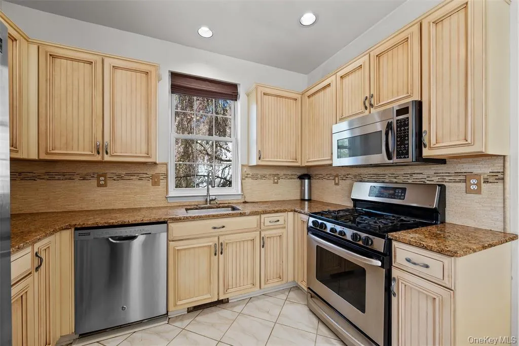 7 Paisley Court, Woodbury, NY, 3 Bedrooms Bedrooms, 8 Rooms Rooms,2 BathroomsBathrooms,Residential,For Rent,Paisley,0,1011652 7 Paisley Court, Woodbury, NY, 3 Bedrooms Bedrooms, 8 Rooms Rooms,2 BathroomsBathrooms,Residential,For Rent,Paisley,0,1011652