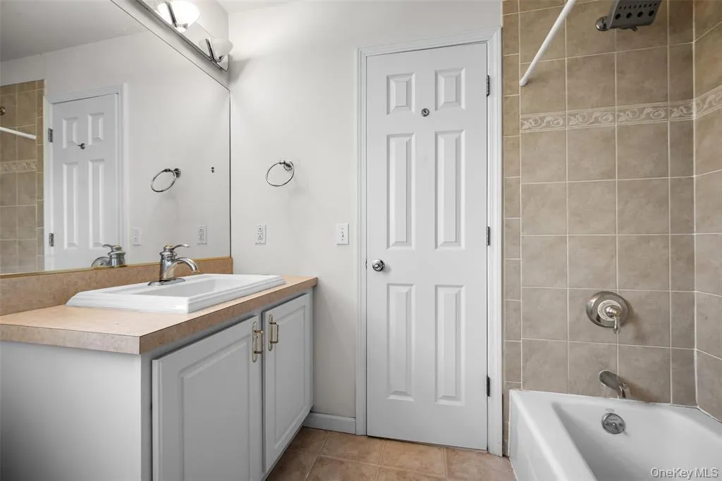 7 Paisley Court, Woodbury, NY, 3 Bedrooms Bedrooms, 8 Rooms Rooms,2 BathroomsBathrooms,Residential,For Rent,Paisley,0,1011652 7 Paisley Court, Woodbury, NY, 3 Bedrooms Bedrooms, 8 Rooms Rooms,2 BathroomsBathrooms,Residential,For Rent,Paisley,0,1011652
