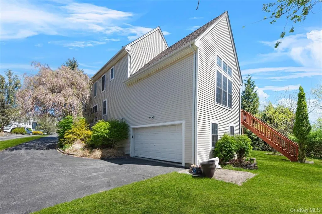 7 Paisley Court, Woodbury, NY, 3 Bedrooms Bedrooms, 8 Rooms Rooms,2 BathroomsBathrooms,Residential,For Rent,Paisley,0,1011652 7 Paisley Court, Woodbury, NY, 3 Bedrooms Bedrooms, 8 Rooms Rooms,2 BathroomsBathrooms,Residential,For Rent,Paisley,0,1011652