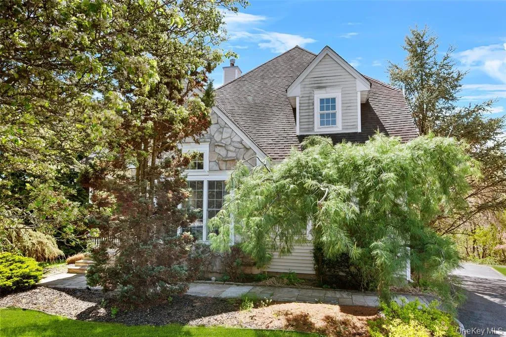 7 Paisley Court, Woodbury, NY, 3 Bedrooms Bedrooms, 8 Rooms Rooms,2 BathroomsBathrooms,Residential,For Rent,Paisley,0,1011652 7 Paisley Court, Woodbury, NY, 3 Bedrooms Bedrooms, 8 Rooms Rooms,2 BathroomsBathrooms,Residential,For Rent,Paisley,0,1011652