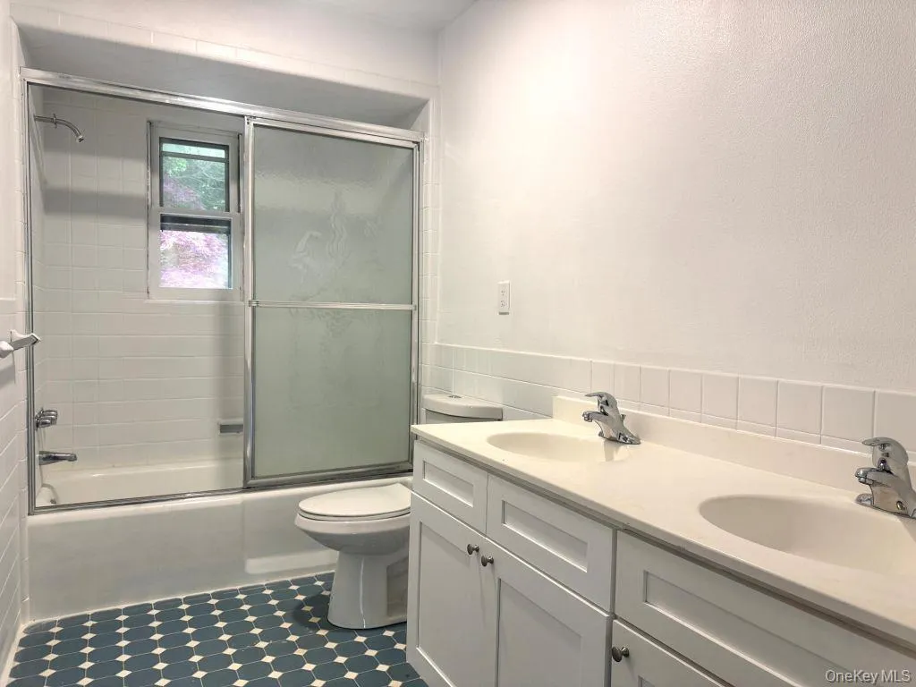 560 Taxter Road, Greenburgh, NY, 6 Bedrooms Bedrooms, 8 Rooms Rooms,6 BathroomsBathrooms,Residential Lease,For Rent,Taxter,0,1011654 560 Taxter Road, Greenburgh, NY, 6 Bedrooms Bedrooms, 8 Rooms Rooms,6 BathroomsBathrooms,Residential Lease,For Rent,Taxter,0,1011654