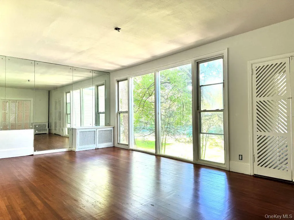 560 Taxter Road, Greenburgh, NY, 6 Bedrooms Bedrooms, 8 Rooms Rooms,6 BathroomsBathrooms,Residential Lease,For Rent,Taxter,0,1011654 560 Taxter Road, Greenburgh, NY, 6 Bedrooms Bedrooms, 8 Rooms Rooms,6 BathroomsBathrooms,Residential Lease,For Rent,Taxter,0,1011654