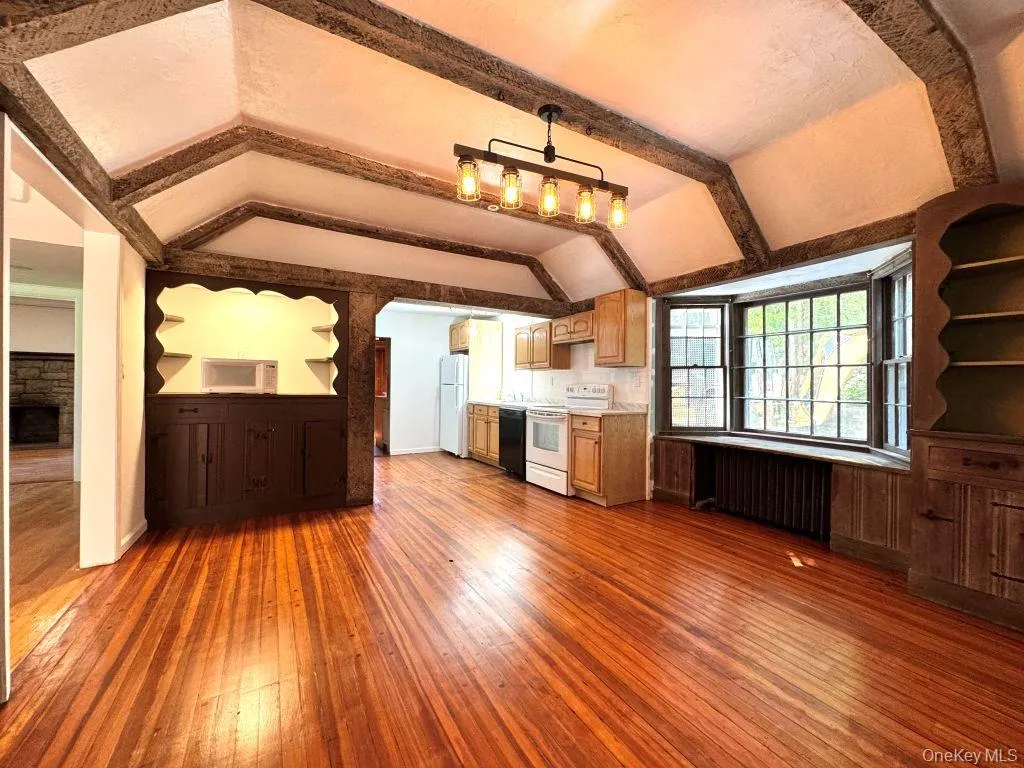 560 Taxter Road, Greenburgh, NY, 6 Bedrooms Bedrooms, 8 Rooms Rooms,6 BathroomsBathrooms,Residential Lease,For Rent,Taxter,0,1011654 560 Taxter Road, Greenburgh, NY, 6 Bedrooms Bedrooms, 8 Rooms Rooms,6 BathroomsBathrooms,Residential Lease,For Rent,Taxter,0,1011654