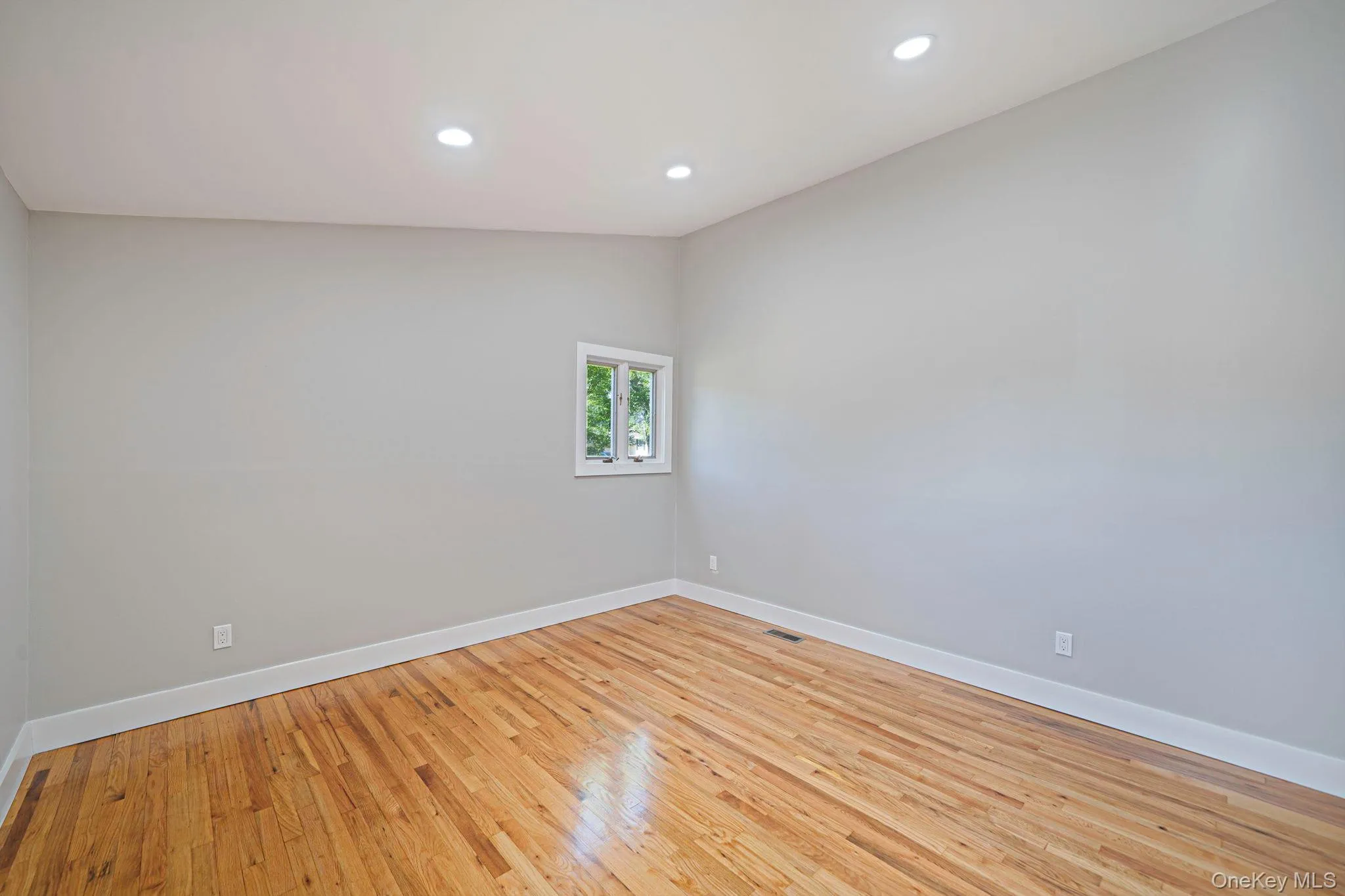 12 Sandalwood Drive, Smithtown, NY, 3 Bedrooms Bedrooms, 7 Rooms Rooms,2 BathroomsBathrooms,Residential,For Rent,Sandalwood,0,1011658 12 Sandalwood Drive, Smithtown, NY, 3 Bedrooms Bedrooms, 7 Rooms Rooms,2 BathroomsBathrooms,Residential,For Rent,Sandalwood,0,1011658
