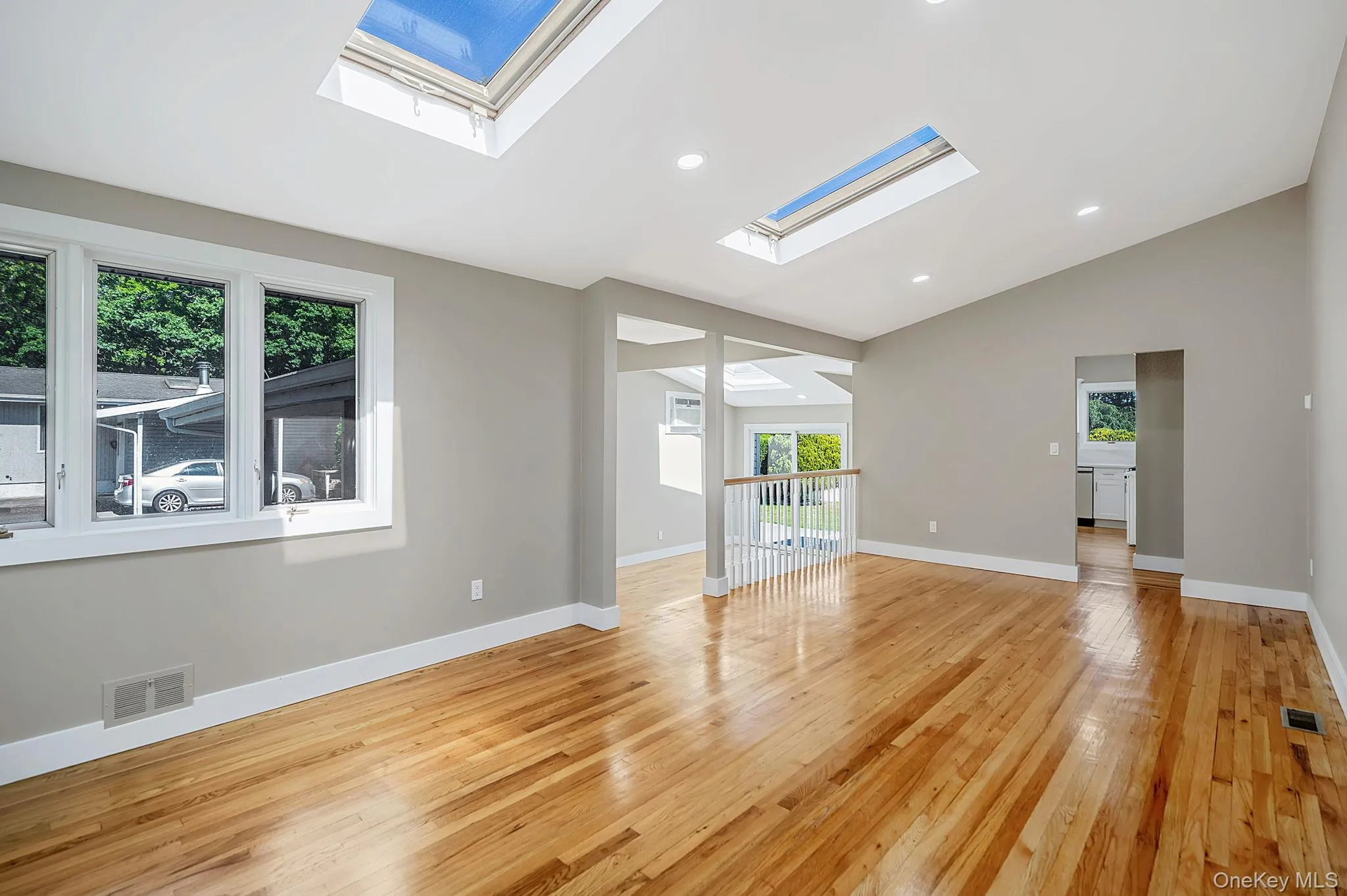 12 Sandalwood Drive, Smithtown, NY, 3 Bedrooms Bedrooms, 7 Rooms Rooms,2 BathroomsBathrooms,Residential,For Rent,Sandalwood,0,1011658 12 Sandalwood Drive, Smithtown, NY, 3 Bedrooms Bedrooms, 7 Rooms Rooms,2 BathroomsBathrooms,Residential,For Rent,Sandalwood,0,1011658