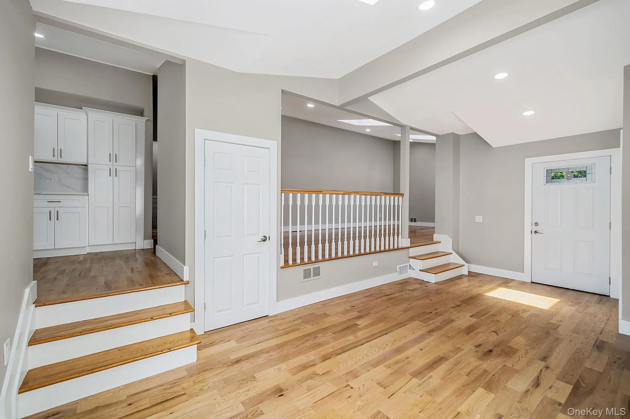 12 Sandalwood Drive, Smithtown, NY, 3 Bedrooms Bedrooms, 7 Rooms Rooms,2 BathroomsBathrooms,Residential,For Rent,Sandalwood,0,1011658 12 Sandalwood Drive, Smithtown, NY, 3 Bedrooms Bedrooms, 7 Rooms Rooms,2 BathroomsBathrooms,Residential,For Rent,Sandalwood,0,1011658