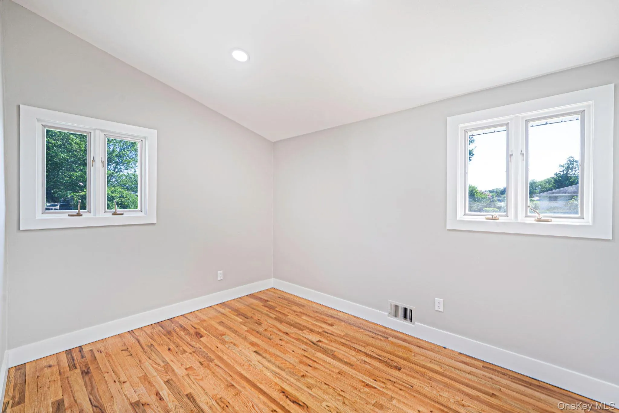 12 Sandalwood Drive, Smithtown, NY, 3 Bedrooms Bedrooms, 7 Rooms Rooms,2 BathroomsBathrooms,Residential,For Rent,Sandalwood,0,1011658 12 Sandalwood Drive, Smithtown, NY, 3 Bedrooms Bedrooms, 7 Rooms Rooms,2 BathroomsBathrooms,Residential,For Rent,Sandalwood,0,1011658