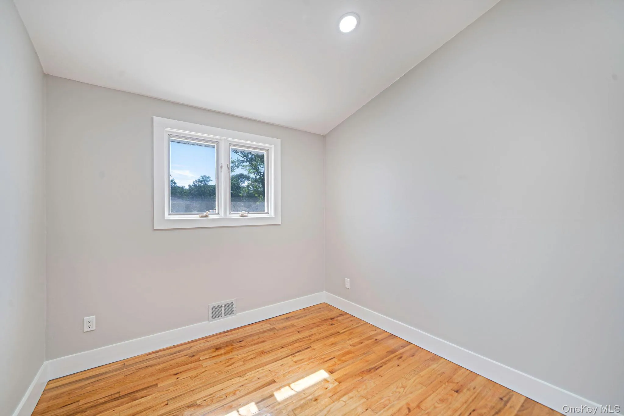 12 Sandalwood Drive, Smithtown, NY, 3 Bedrooms Bedrooms, 7 Rooms Rooms,2 BathroomsBathrooms,Residential,For Rent,Sandalwood,0,1011658 12 Sandalwood Drive, Smithtown, NY, 3 Bedrooms Bedrooms, 7 Rooms Rooms,2 BathroomsBathrooms,Residential,For Rent,Sandalwood,0,1011658