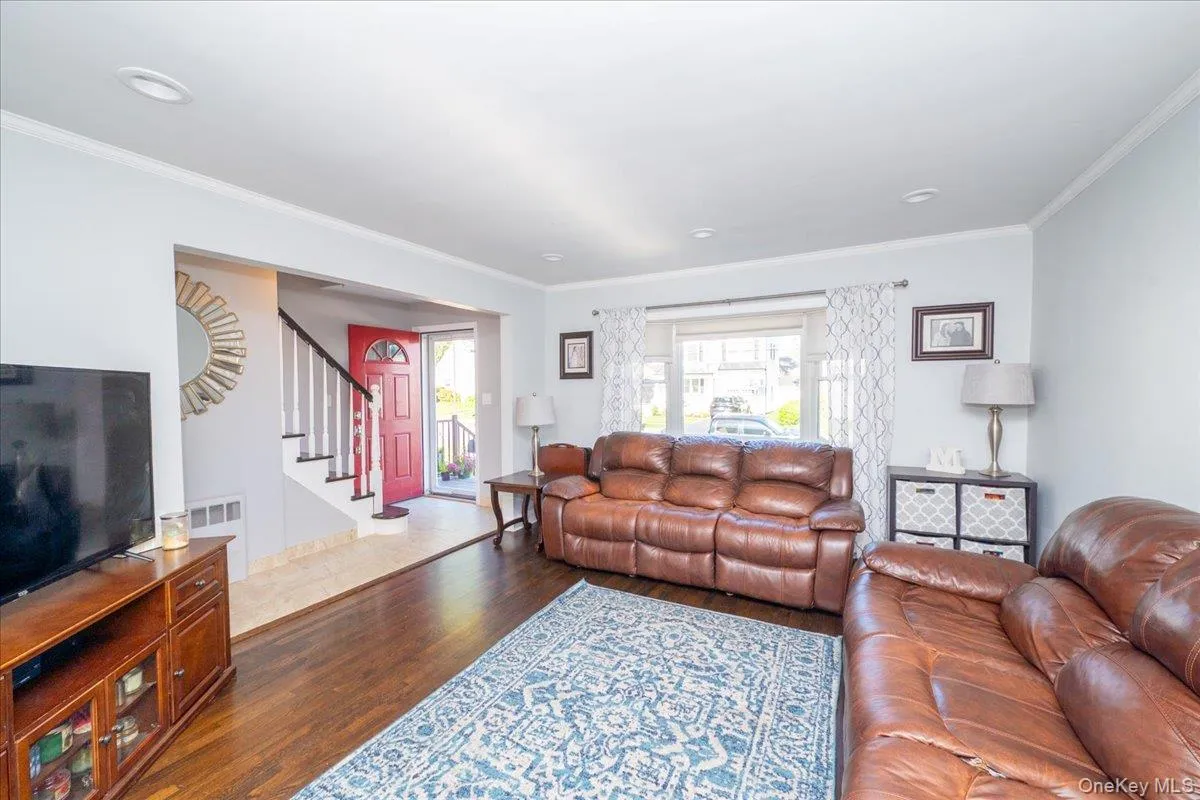 94 Pacific Street, Oyster Bay, NY, 5 Bedrooms Bedrooms, 9 Rooms Rooms,2 BathroomsBathrooms,Residential,For Rent,Pacific,0,1011659 94 Pacific Street, Oyster Bay, NY, 5 Bedrooms Bedrooms, 9 Rooms Rooms,2 BathroomsBathrooms,Residential,For Rent,Pacific,0,1011659