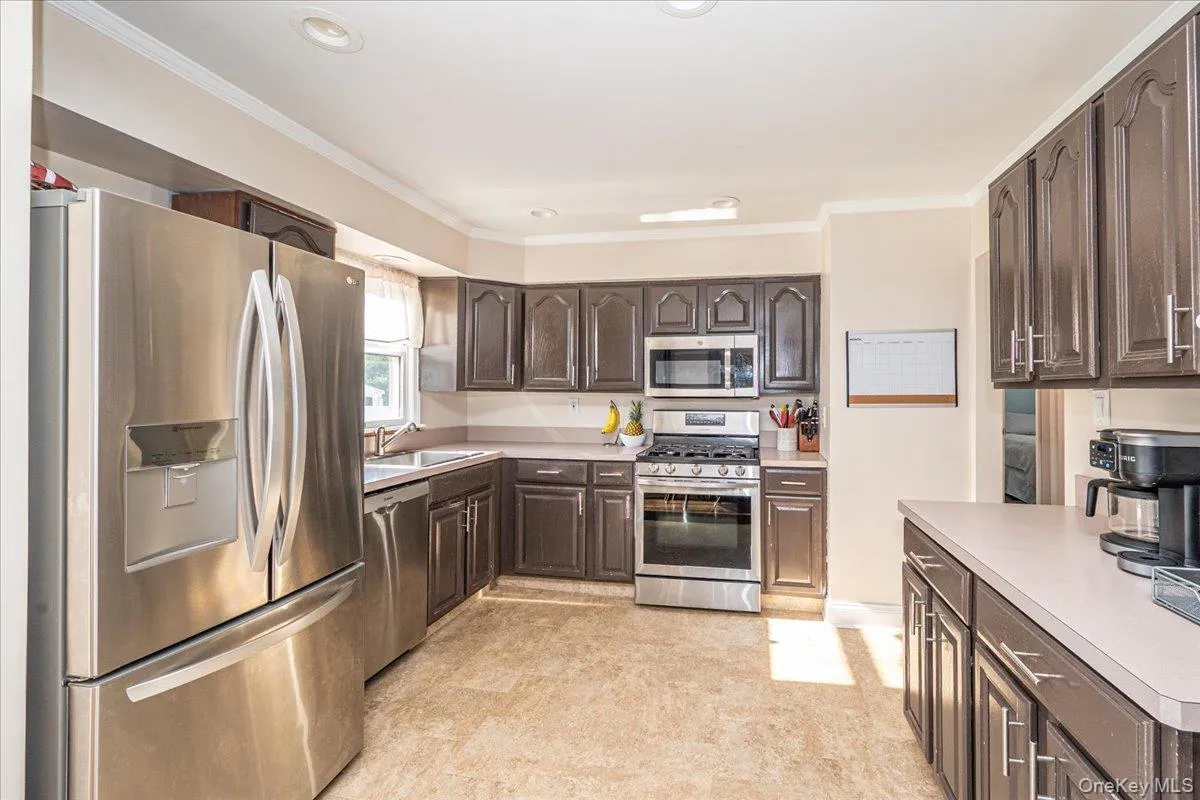 94 Pacific Street, Oyster Bay, NY, 5 Bedrooms Bedrooms, 9 Rooms Rooms,2 BathroomsBathrooms,Residential,For Rent,Pacific,0,1011659 94 Pacific Street, Oyster Bay, NY, 5 Bedrooms Bedrooms, 9 Rooms Rooms,2 BathroomsBathrooms,Residential,For Rent,Pacific,0,1011659