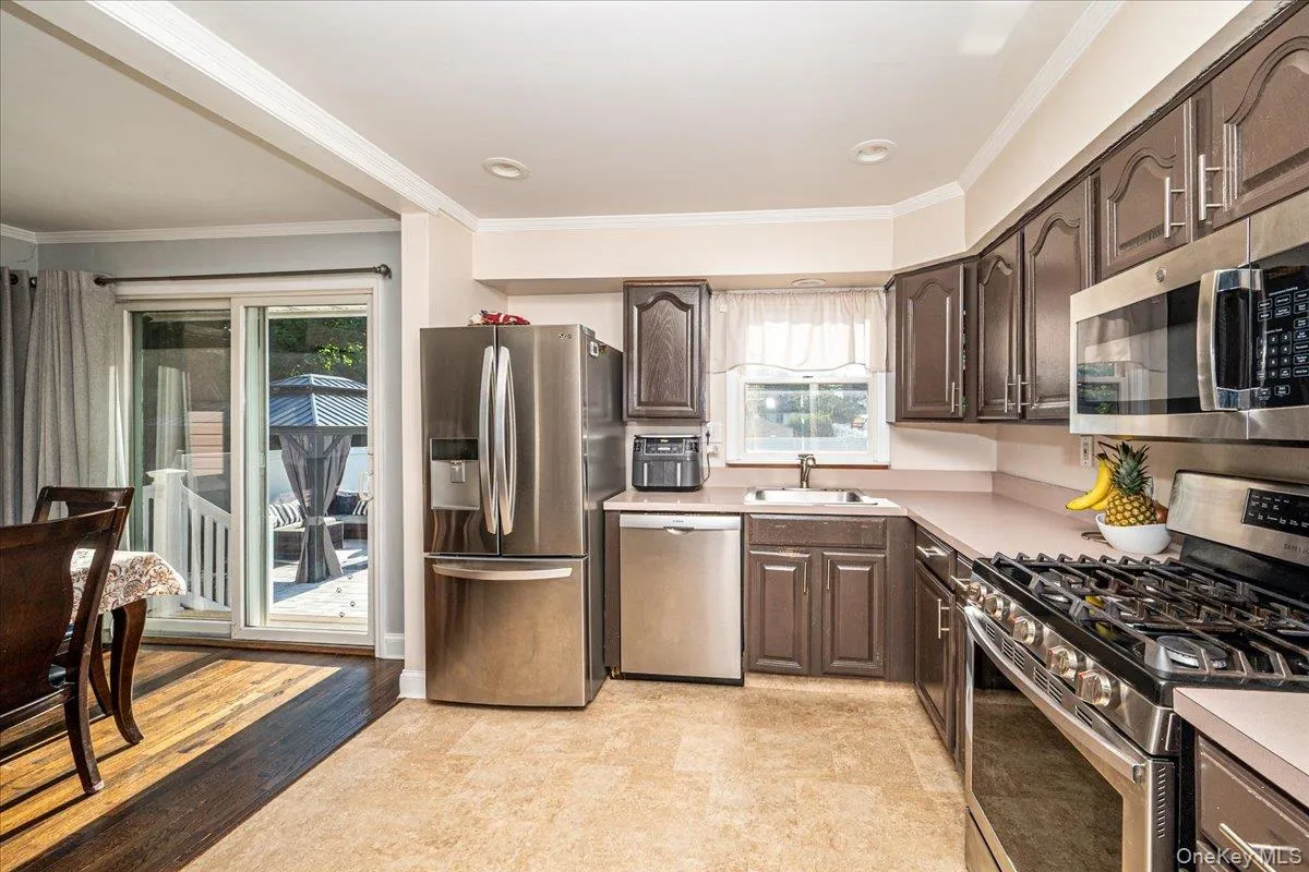 94 Pacific Street, Oyster Bay, NY, 5 Bedrooms Bedrooms, 9 Rooms Rooms,2 BathroomsBathrooms,Residential,For Rent,Pacific,0,1011659 94 Pacific Street, Oyster Bay, NY, 5 Bedrooms Bedrooms, 9 Rooms Rooms,2 BathroomsBathrooms,Residential,For Rent,Pacific,0,1011659