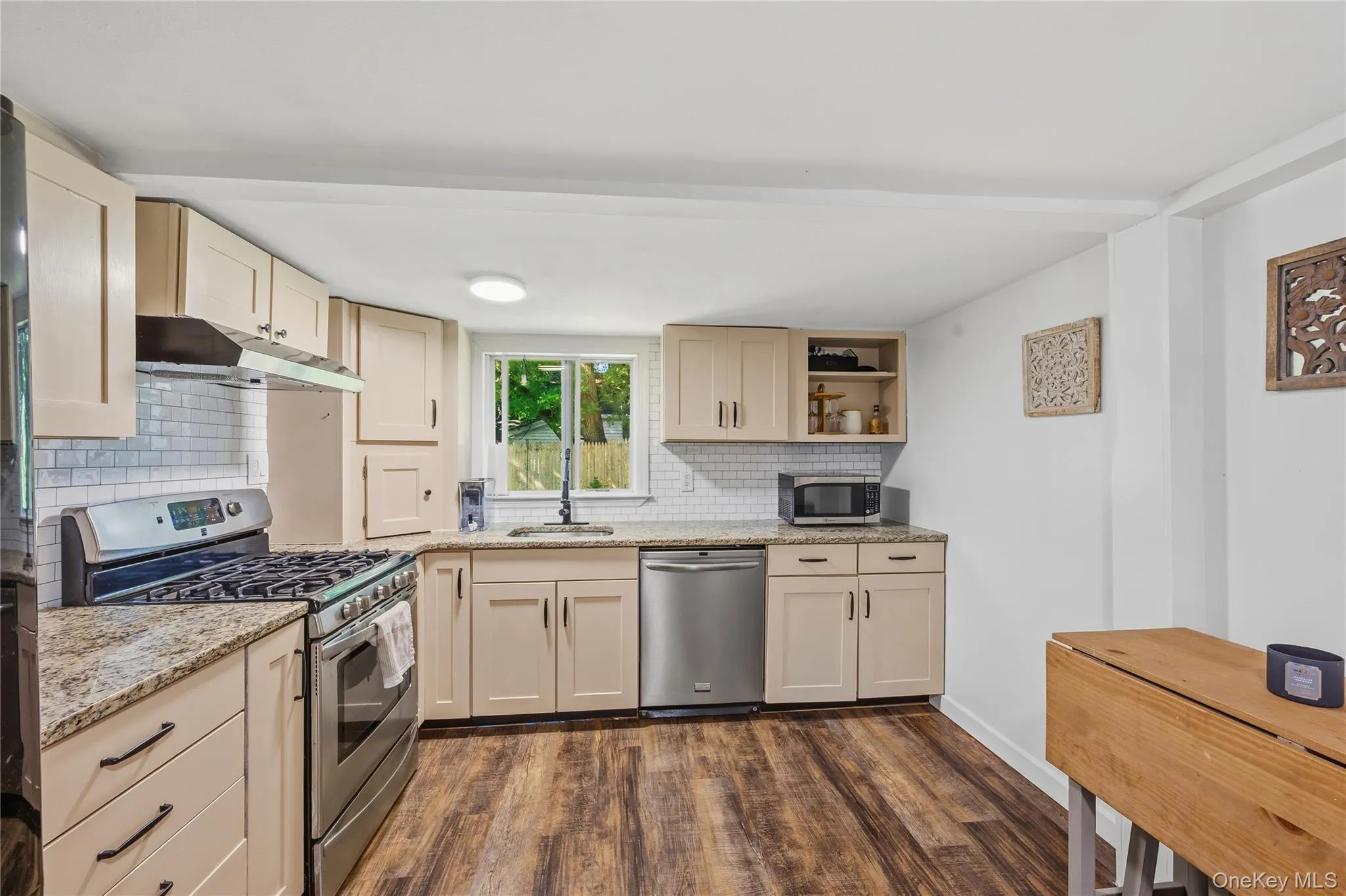 4 Hulse Street, Middletown, NY, 2 Bedrooms Bedrooms, 5 Rooms Rooms,1 BathroomBathrooms,Residential,For Rent,Hulse,0,1011662 4 Hulse Street, Middletown, NY, 2 Bedrooms Bedrooms, 5 Rooms Rooms,1 BathroomBathrooms,Residential,For Rent,Hulse,0,1011662