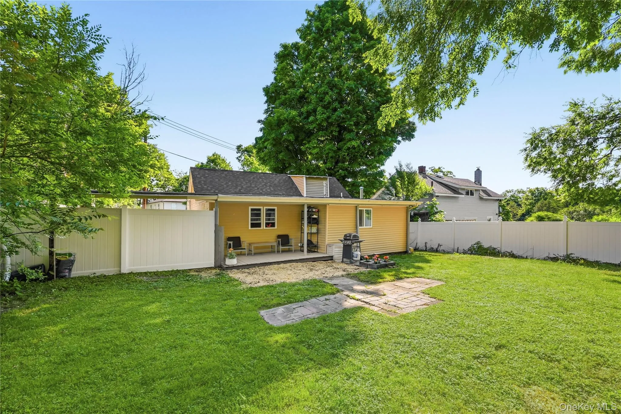 4 Hulse Street, Middletown, NY, 2 Bedrooms Bedrooms, 5 Rooms Rooms,1 BathroomBathrooms,Residential,For Rent,Hulse,0,1011662 4 Hulse Street, Middletown, NY, 2 Bedrooms Bedrooms, 5 Rooms Rooms,1 BathroomBathrooms,Residential,For Rent,Hulse,0,1011662