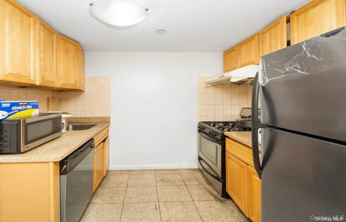 136-16 35th Avenue, New York, NY, 2 Bedrooms Bedrooms, 5 Rooms Rooms,2 BathroomsBathrooms,Residential,For Rent,35th,0,1011663 136-16 35th Avenue, New York, NY, 2 Bedrooms Bedrooms, 5 Rooms Rooms,2 BathroomsBathrooms,Residential,For Rent,35th,0,1011663