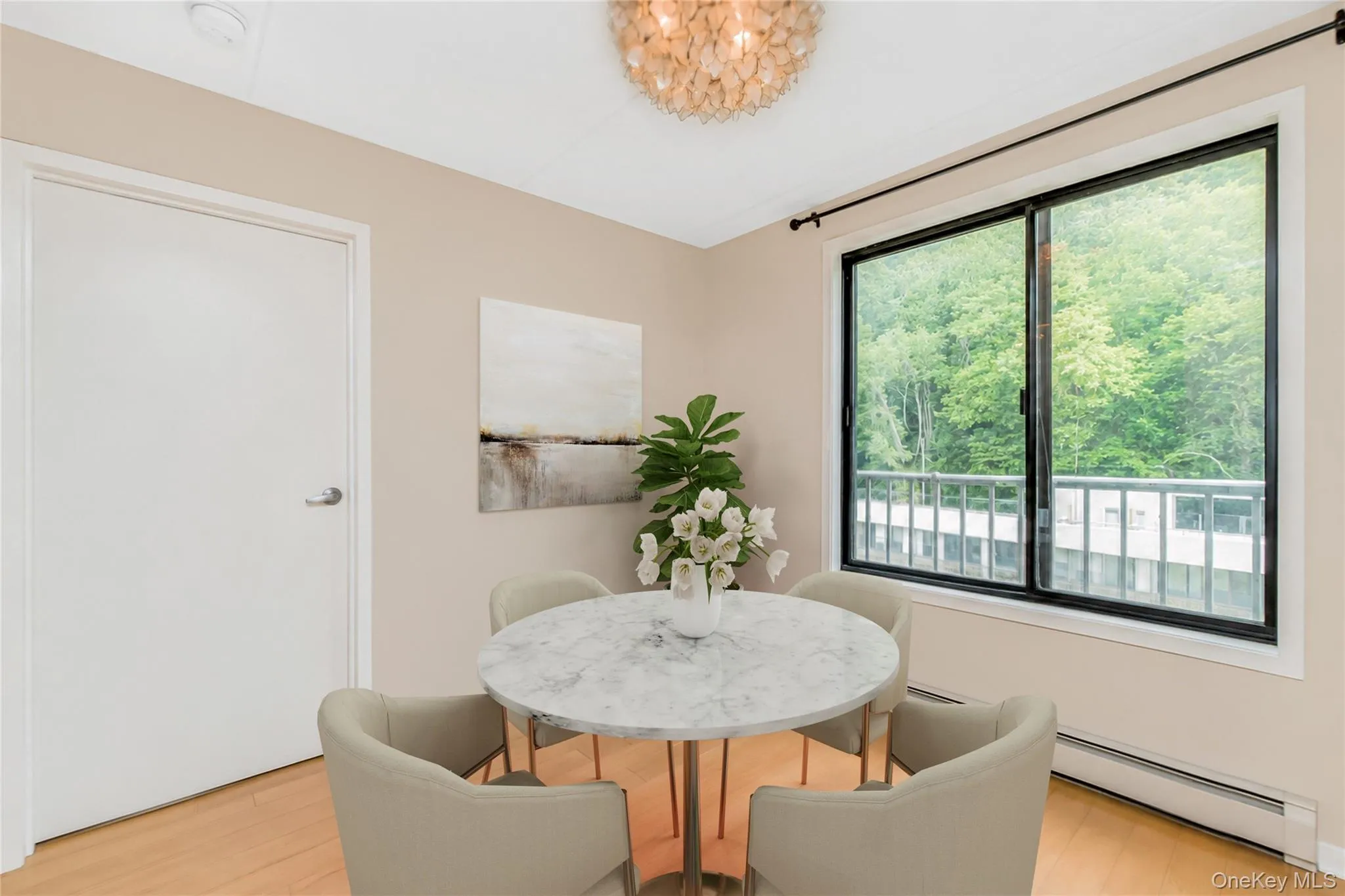 Virtually Staged Dining Area Virtually Staged Dining Area