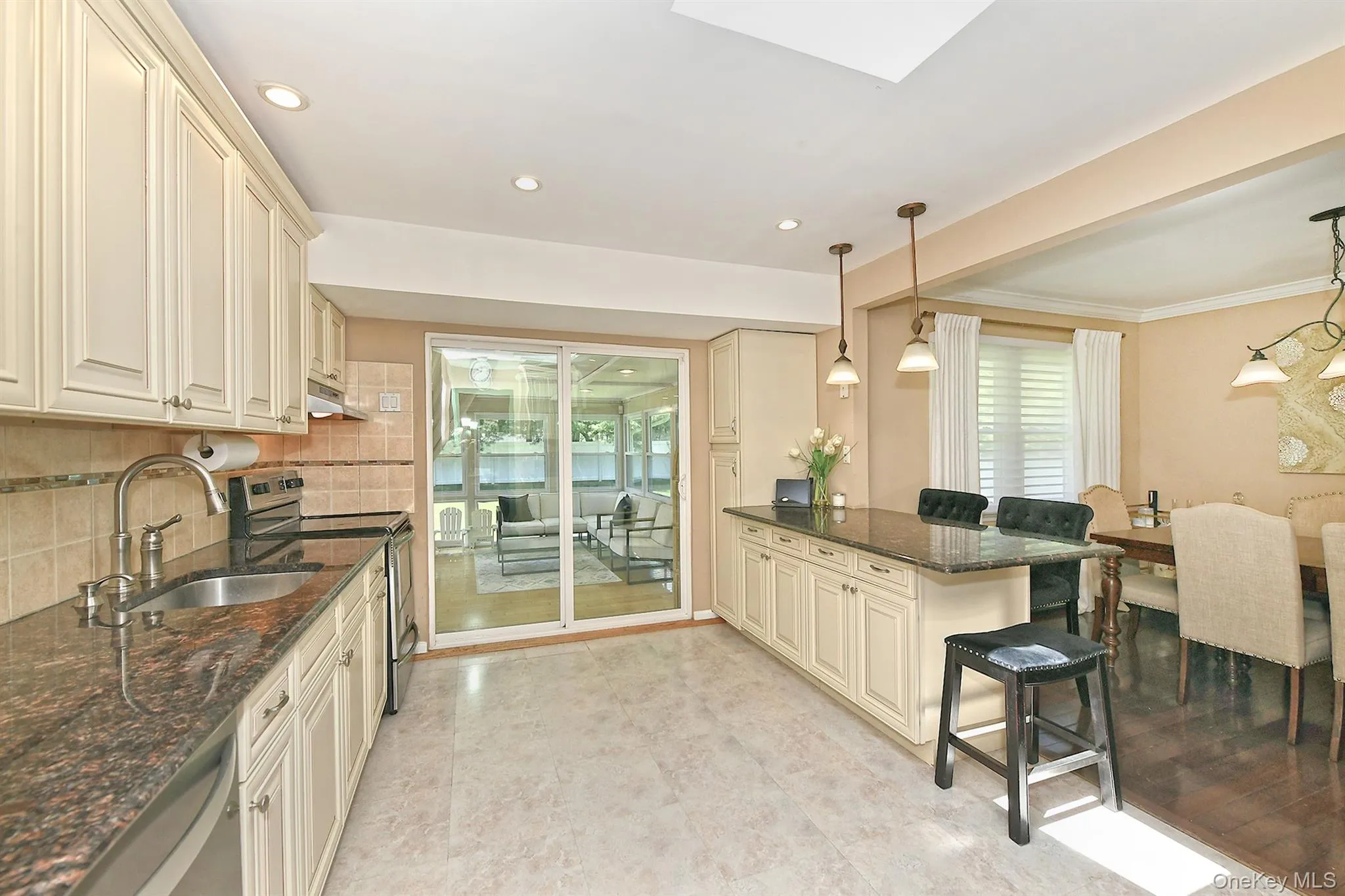 38 Maridon Lane, Huntington, NY, 4 Bedrooms Bedrooms, 10 Rooms Rooms,3 BathroomsBathrooms,Residential,For Rent,Maridon,0,1011665 38 Maridon Lane, Huntington, NY, 4 Bedrooms Bedrooms, 10 Rooms Rooms,3 BathroomsBathrooms,Residential,For Rent,Maridon,0,1011665