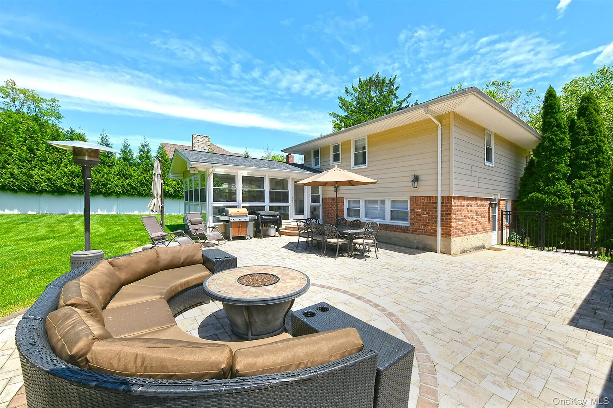 38 Maridon Lane, Huntington, NY, 4 Bedrooms Bedrooms, 10 Rooms Rooms,3 BathroomsBathrooms,Residential,For Rent,Maridon,0,1011665 38 Maridon Lane, Huntington, NY, 4 Bedrooms Bedrooms, 10 Rooms Rooms,3 BathroomsBathrooms,Residential,For Rent,Maridon,0,1011665
