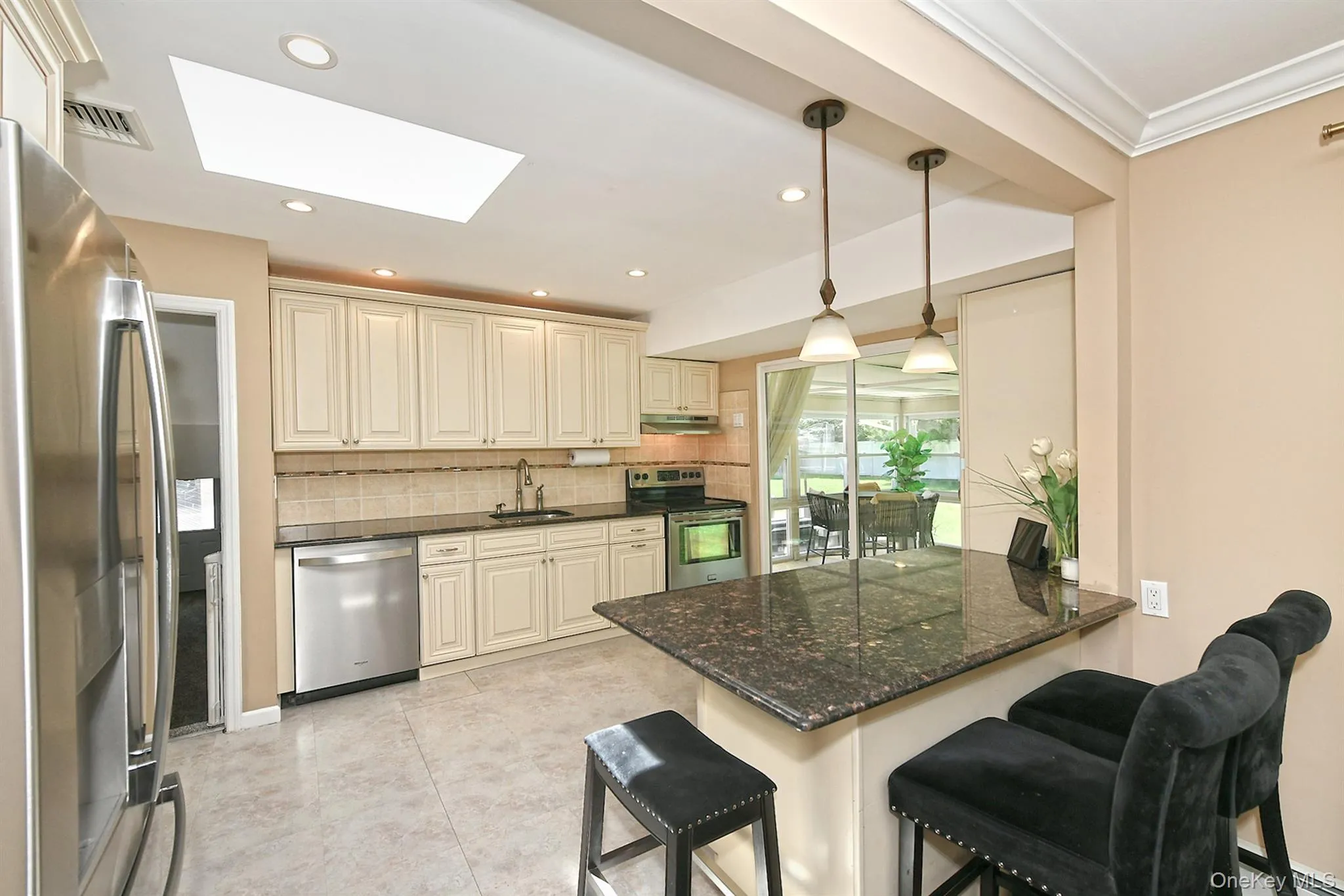 38 Maridon Lane, Huntington, NY, 4 Bedrooms Bedrooms, 10 Rooms Rooms,3 BathroomsBathrooms,Residential,For Rent,Maridon,0,1011665 38 Maridon Lane, Huntington, NY, 4 Bedrooms Bedrooms, 10 Rooms Rooms,3 BathroomsBathrooms,Residential,For Rent,Maridon,0,1011665