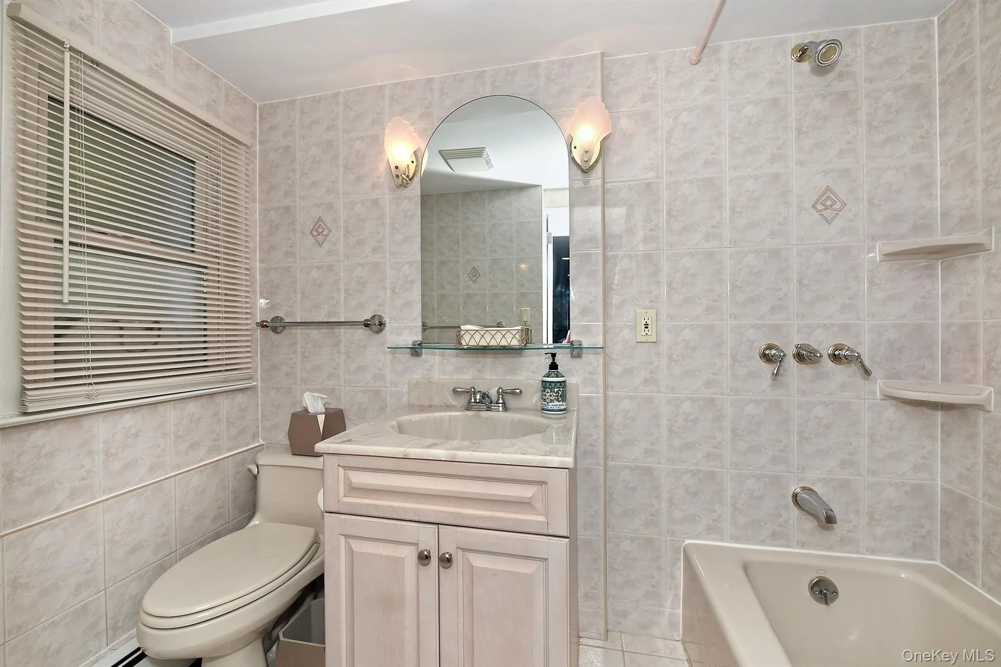 38 Maridon Lane, Huntington, NY, 4 Bedrooms Bedrooms, 10 Rooms Rooms,3 BathroomsBathrooms,Residential,For Rent,Maridon,0,1011665 38 Maridon Lane, Huntington, NY, 4 Bedrooms Bedrooms, 10 Rooms Rooms,3 BathroomsBathrooms,Residential,For Rent,Maridon,0,1011665