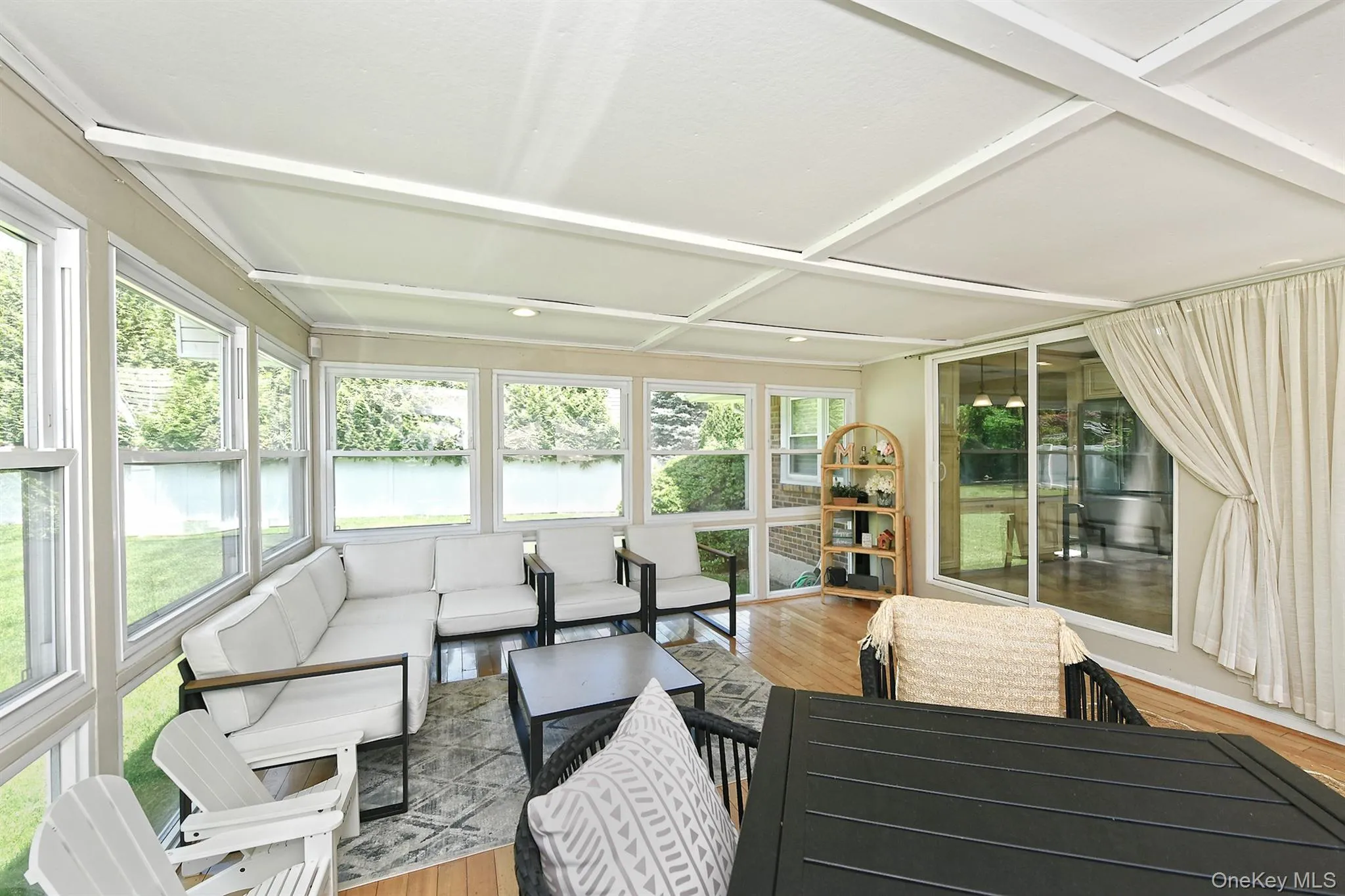 38 Maridon Lane, Huntington, NY, 4 Bedrooms Bedrooms, 10 Rooms Rooms,3 BathroomsBathrooms,Residential,For Rent,Maridon,0,1011665 38 Maridon Lane, Huntington, NY, 4 Bedrooms Bedrooms, 10 Rooms Rooms,3 BathroomsBathrooms,Residential,For Rent,Maridon,0,1011665