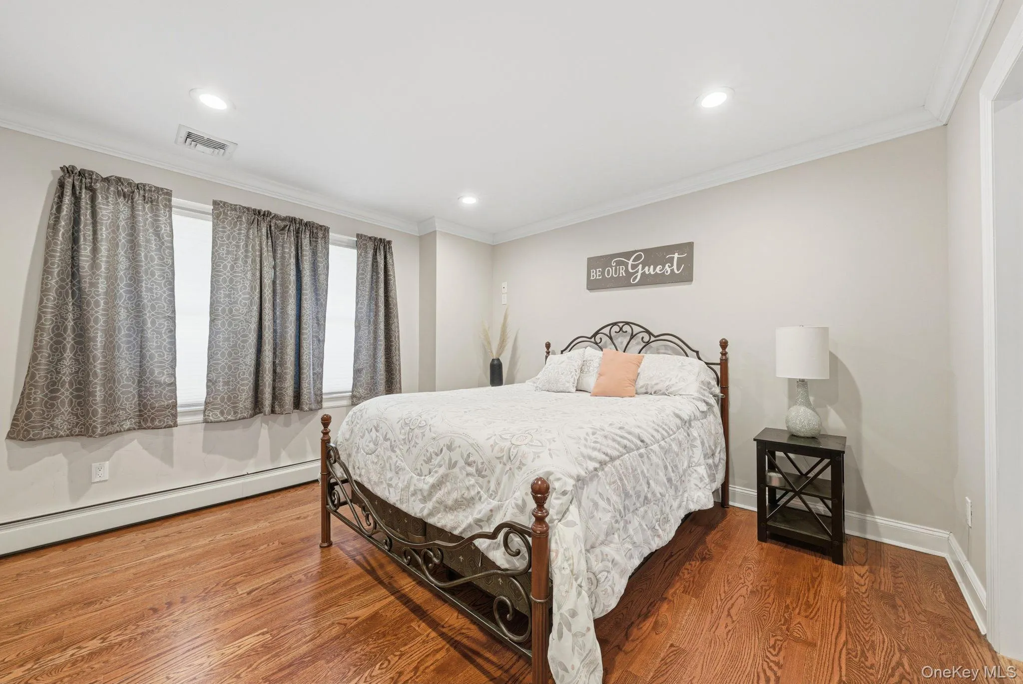 14 Jackson Place, Oyster Bay, NY, 5 Bedrooms Bedrooms, 9 Rooms Rooms,2 BathroomsBathrooms,Residential,For Rent,Jackson,0,1011667 14 Jackson Place, Oyster Bay, NY, 5 Bedrooms Bedrooms, 9 Rooms Rooms,2 BathroomsBathrooms,Residential,For Rent,Jackson,0,1011667