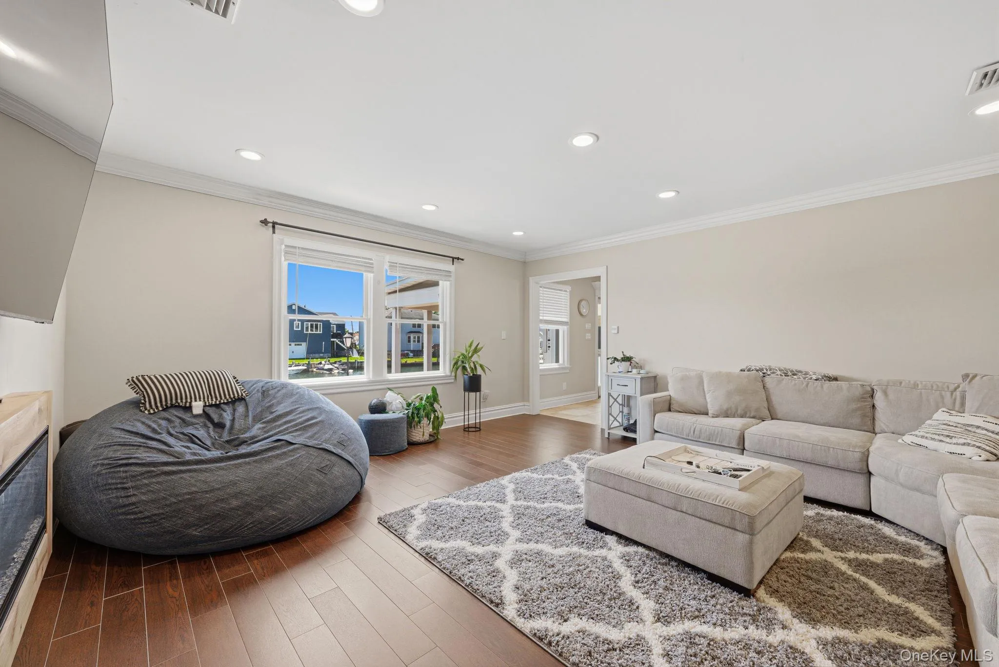 14 Jackson Place, Oyster Bay, NY, 5 Bedrooms Bedrooms, 9 Rooms Rooms,2 BathroomsBathrooms,Residential,For Rent,Jackson,0,1011667 14 Jackson Place, Oyster Bay, NY, 5 Bedrooms Bedrooms, 9 Rooms Rooms,2 BathroomsBathrooms,Residential,For Rent,Jackson,0,1011667