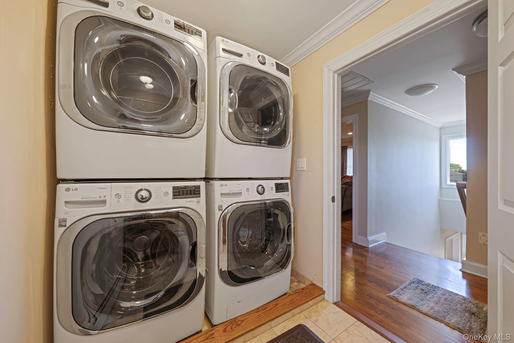 14 Jackson Place, Oyster Bay, NY, 5 Bedrooms Bedrooms, 9 Rooms Rooms,2 BathroomsBathrooms,Residential,For Rent,Jackson,0,1011667 14 Jackson Place, Oyster Bay, NY, 5 Bedrooms Bedrooms, 9 Rooms Rooms,2 BathroomsBathrooms,Residential,For Rent,Jackson,0,1011667