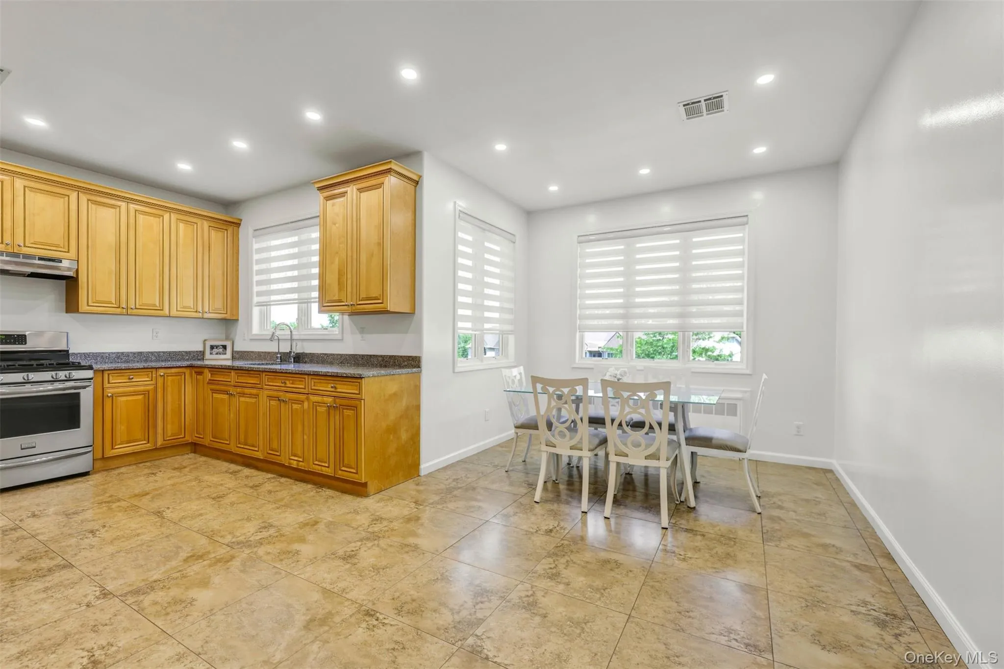 6 Rose Garden Way, Ramapo, NY, 4 Bedrooms Bedrooms, 8 Rooms Rooms,2 BathroomsBathrooms,Residential,For Rent,Rose Garden,0,1011668 6 Rose Garden Way, Ramapo, NY, 4 Bedrooms Bedrooms, 8 Rooms Rooms,2 BathroomsBathrooms,Residential,For Rent,Rose Garden,0,1011668