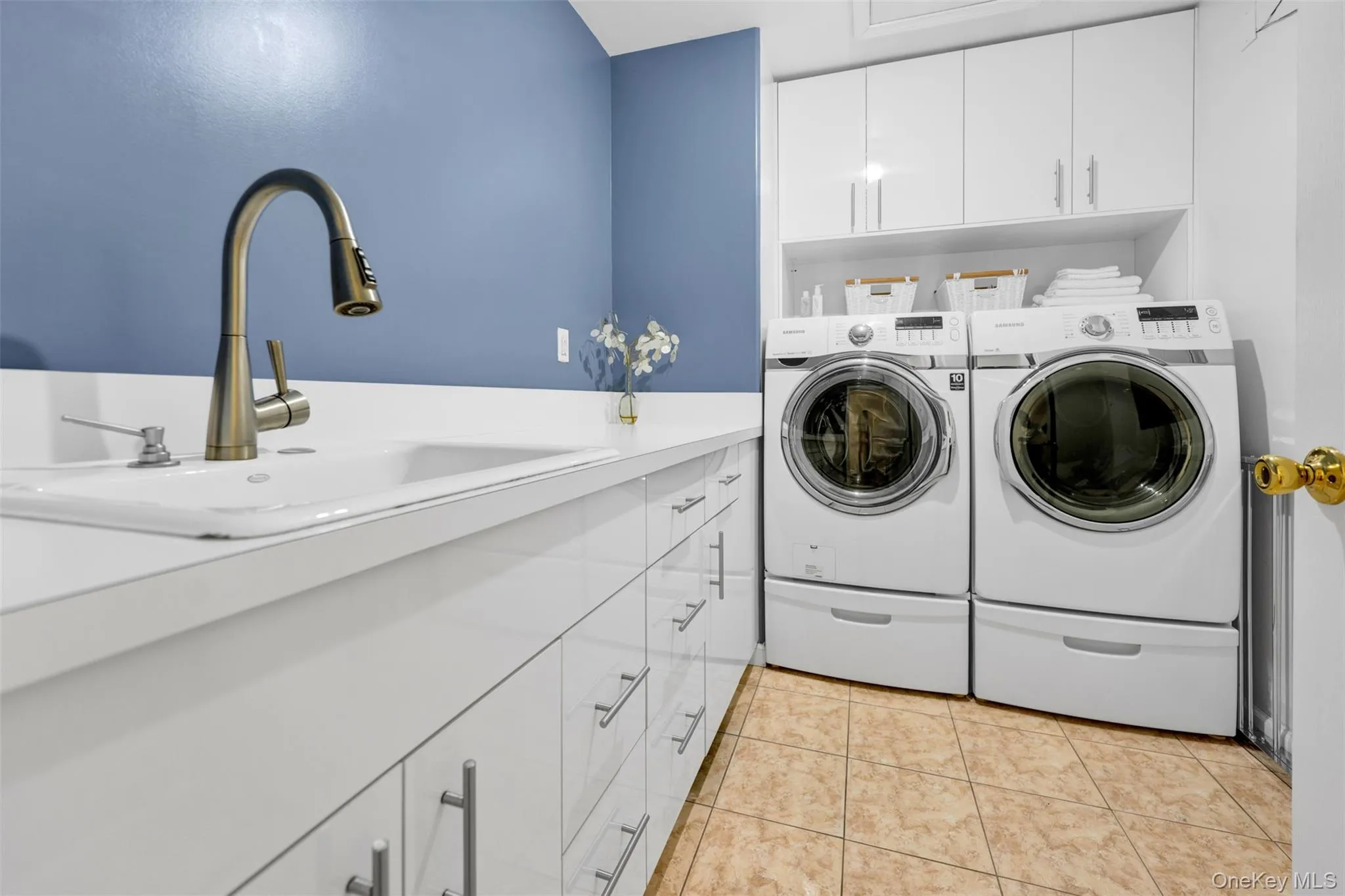 6 Rose Garden Way, Ramapo, NY, 4 Bedrooms Bedrooms, 8 Rooms Rooms,2 BathroomsBathrooms,Residential,For Rent,Rose Garden,0,1011668 6 Rose Garden Way, Ramapo, NY, 4 Bedrooms Bedrooms, 8 Rooms Rooms,2 BathroomsBathrooms,Residential,For Rent,Rose Garden,0,1011668