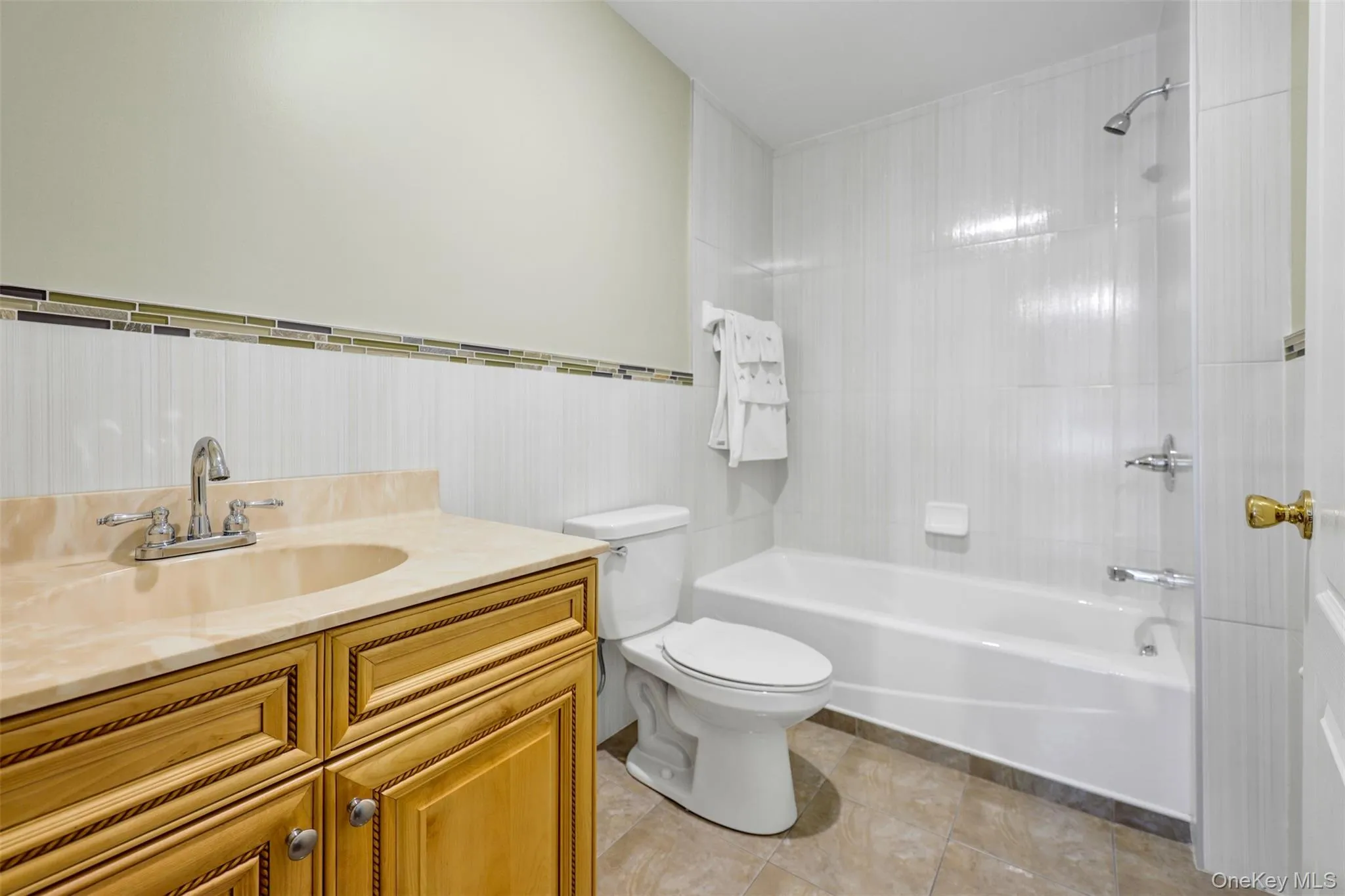 6 Rose Garden Way, Ramapo, NY, 4 Bedrooms Bedrooms, 8 Rooms Rooms,2 BathroomsBathrooms,Residential,For Rent,Rose Garden,0,1011668 6 Rose Garden Way, Ramapo, NY, 4 Bedrooms Bedrooms, 8 Rooms Rooms,2 BathroomsBathrooms,Residential,For Rent,Rose Garden,0,1011668