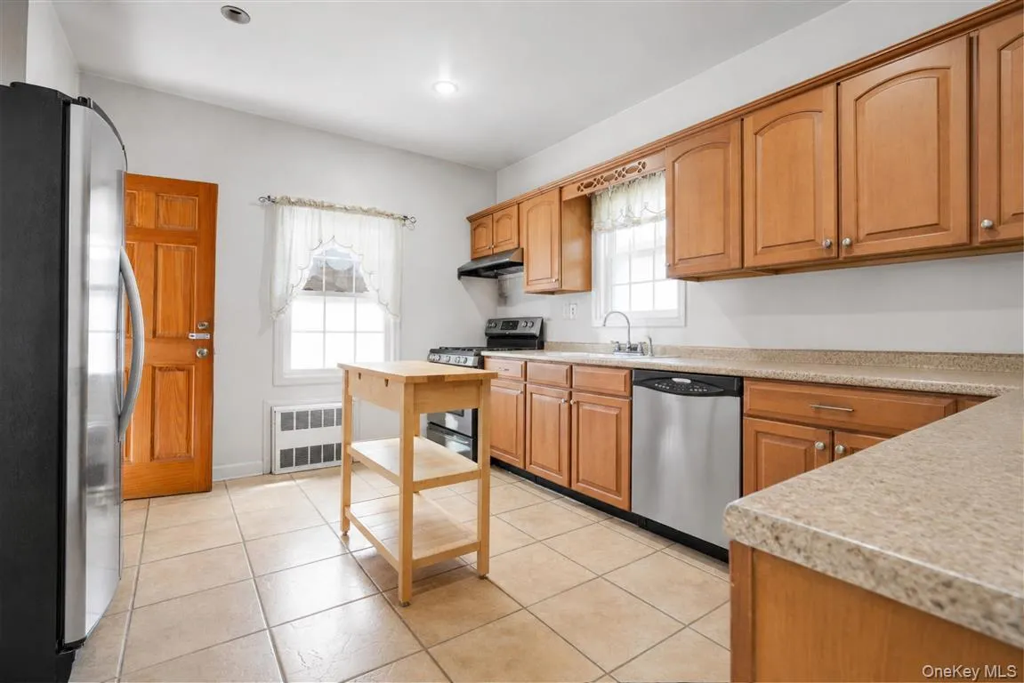 88-49 185th Street, New York, NY, 5 Bedrooms Bedrooms, 9 Rooms Rooms,2 BathroomsBathrooms,Residential,For Rent,185th,0,1011670 88-49 185th Street, New York, NY, 5 Bedrooms Bedrooms, 9 Rooms Rooms,2 BathroomsBathrooms,Residential,For Rent,185th,0,1011670