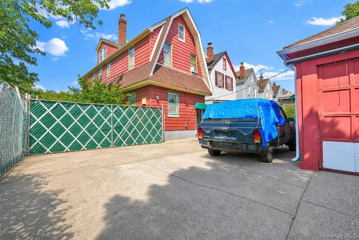 88-49 185th Street, New York, NY, 5 Bedrooms Bedrooms, 9 Rooms Rooms,2 BathroomsBathrooms,Residential,For Rent,185th,0,1011670 88-49 185th Street, New York, NY, 5 Bedrooms Bedrooms, 9 Rooms Rooms,2 BathroomsBathrooms,Residential,For Rent,185th,0,1011670