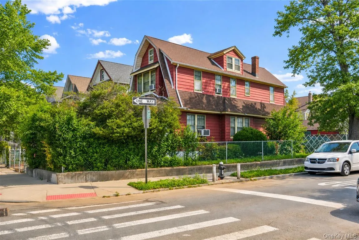 88-49 185th Street, New York, NY, 5 Bedrooms Bedrooms, 9 Rooms Rooms,2 BathroomsBathrooms,Residential,For Rent,185th,0,1011670 88-49 185th Street, New York, NY, 5 Bedrooms Bedrooms, 9 Rooms Rooms,2 BathroomsBathrooms,Residential,For Rent,185th,0,1011670