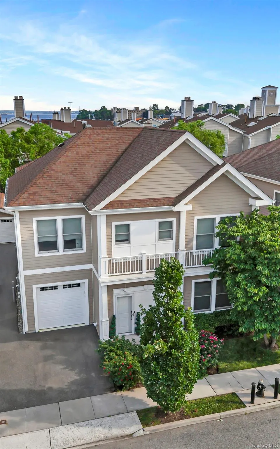 51 Island Point, New York, NY, 3 Bedrooms Bedrooms, 8 Rooms Rooms,3 BathroomsBathrooms,Residential,For Rent,Island Point,0,1011671 51 Island Point, New York, NY, 3 Bedrooms Bedrooms, 8 Rooms Rooms,3 BathroomsBathrooms,Residential,For Rent,Island Point,0,1011671