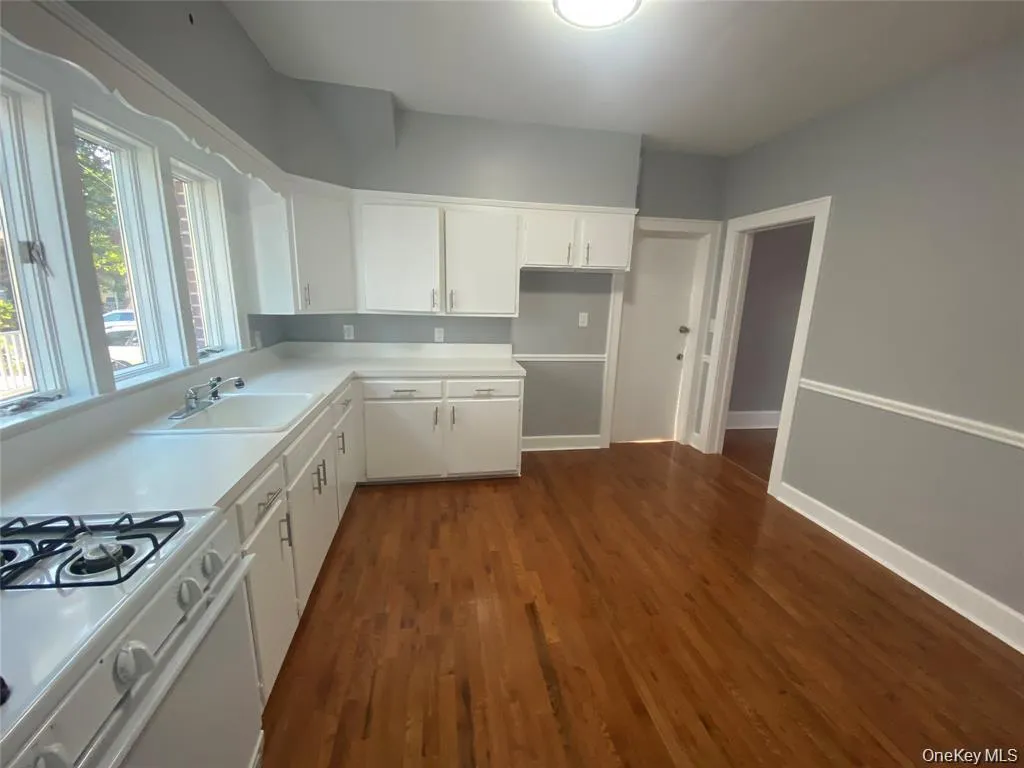 53 Madeleine Avenue, New Rochelle, NY, 2 Bedrooms Bedrooms, 5 Rooms Rooms,1 BathroomBathrooms,Residential Lease,For Rent,Madeleine,0,1011672 53 Madeleine Avenue, New Rochelle, NY, 2 Bedrooms Bedrooms, 5 Rooms Rooms,1 BathroomBathrooms,Residential Lease,For Rent,Madeleine,0,1011672