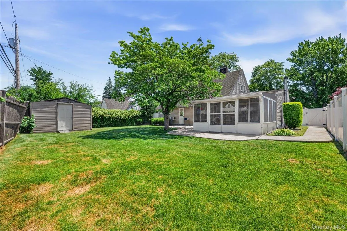 61 Elbow Lane, Hempstead, NY, 4 Bedrooms Bedrooms, 7 Rooms Rooms,2 BathroomsBathrooms,Residential,For Rent,Elbow,0,1011673 61 Elbow Lane, Hempstead, NY, 4 Bedrooms Bedrooms, 7 Rooms Rooms,2 BathroomsBathrooms,Residential,For Rent,Elbow,0,1011673