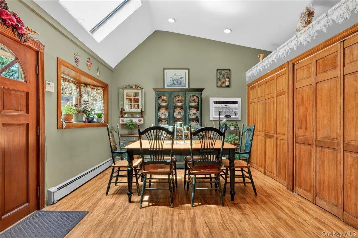 61 Elbow Lane, Hempstead, NY, 4 Bedrooms Bedrooms, 7 Rooms Rooms,2 BathroomsBathrooms,Residential,For Rent,Elbow,0,1011673 61 Elbow Lane, Hempstead, NY, 4 Bedrooms Bedrooms, 7 Rooms Rooms,2 BathroomsBathrooms,Residential,For Rent,Elbow,0,1011673
