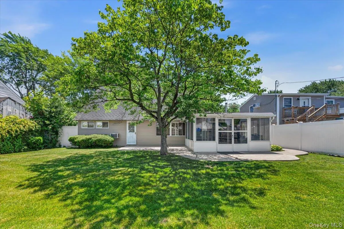 61 Elbow Lane, Hempstead, NY, 4 Bedrooms Bedrooms, 7 Rooms Rooms,2 BathroomsBathrooms,Residential,For Rent,Elbow,0,1011673 61 Elbow Lane, Hempstead, NY, 4 Bedrooms Bedrooms, 7 Rooms Rooms,2 BathroomsBathrooms,Residential,For Rent,Elbow,0,1011673