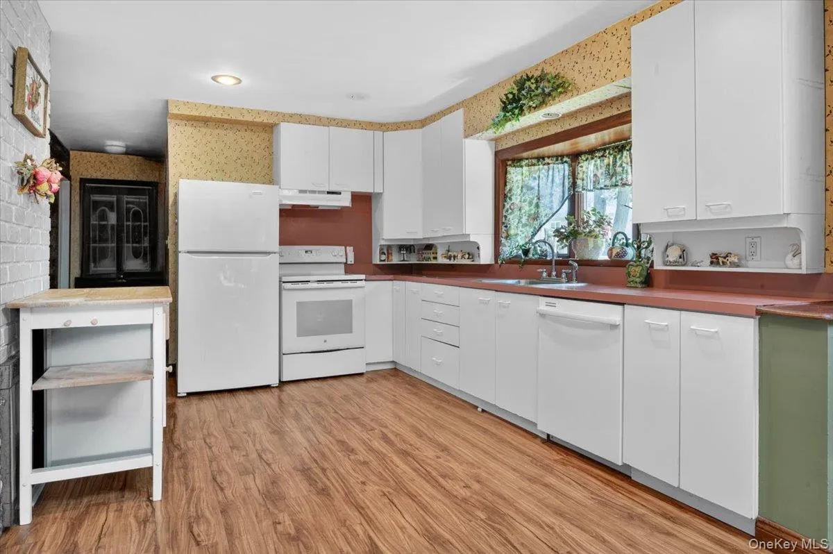 61 Elbow Lane, Hempstead, NY, 4 Bedrooms Bedrooms, 7 Rooms Rooms,2 BathroomsBathrooms,Residential,For Rent,Elbow,0,1011673 61 Elbow Lane, Hempstead, NY, 4 Bedrooms Bedrooms, 7 Rooms Rooms,2 BathroomsBathrooms,Residential,For Rent,Elbow,0,1011673