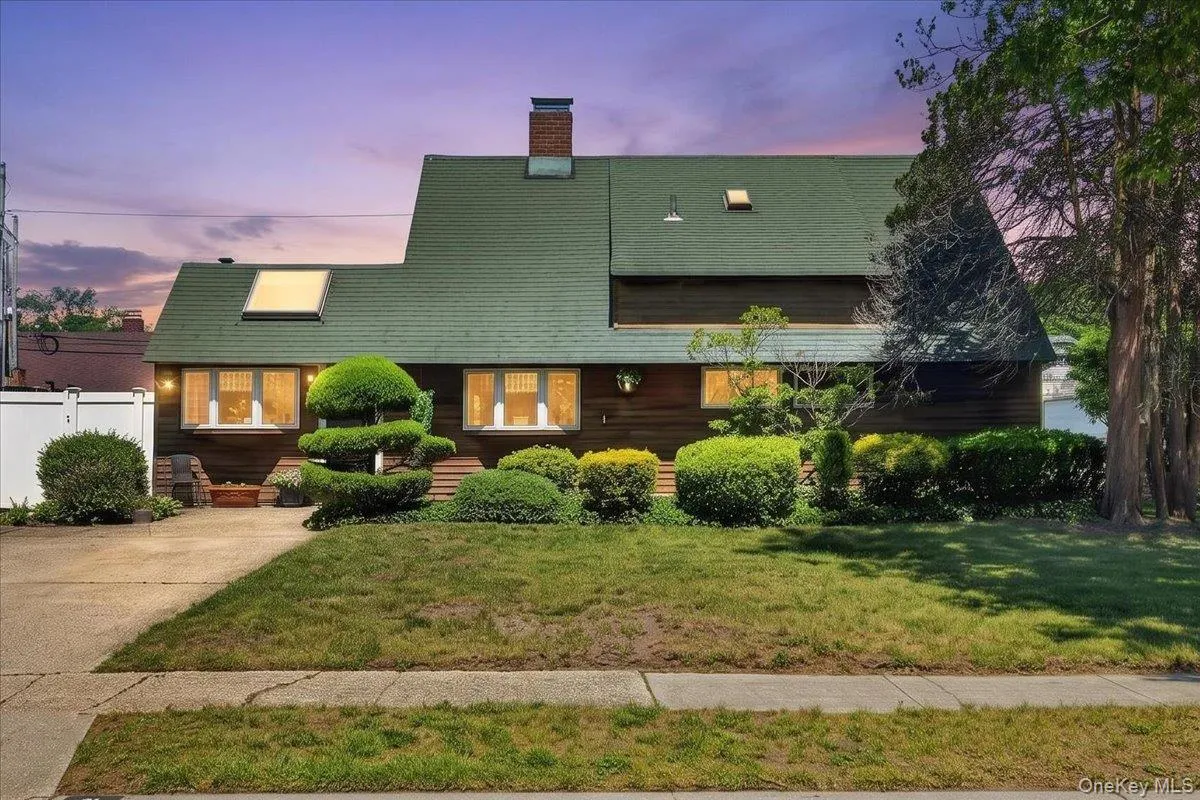 61 Elbow Lane, Hempstead, NY, 4 Bedrooms Bedrooms, 7 Rooms Rooms,2 BathroomsBathrooms,Residential,For Rent,Elbow,0,1011673 61 Elbow Lane, Hempstead, NY, 4 Bedrooms Bedrooms, 7 Rooms Rooms,2 BathroomsBathrooms,Residential,For Rent,Elbow,0,1011673