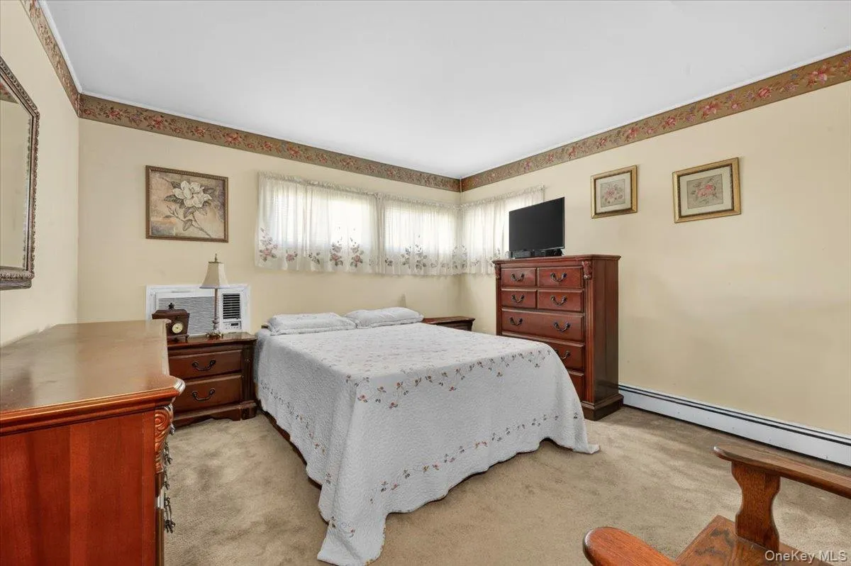 61 Elbow Lane, Hempstead, NY, 4 Bedrooms Bedrooms, 7 Rooms Rooms,2 BathroomsBathrooms,Residential,For Rent,Elbow,0,1011673 61 Elbow Lane, Hempstead, NY, 4 Bedrooms Bedrooms, 7 Rooms Rooms,2 BathroomsBathrooms,Residential,For Rent,Elbow,0,1011673